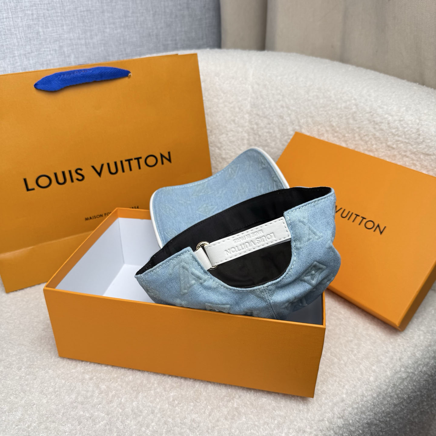Louis Vuitton Monogram Essential Cap - DesignerGu