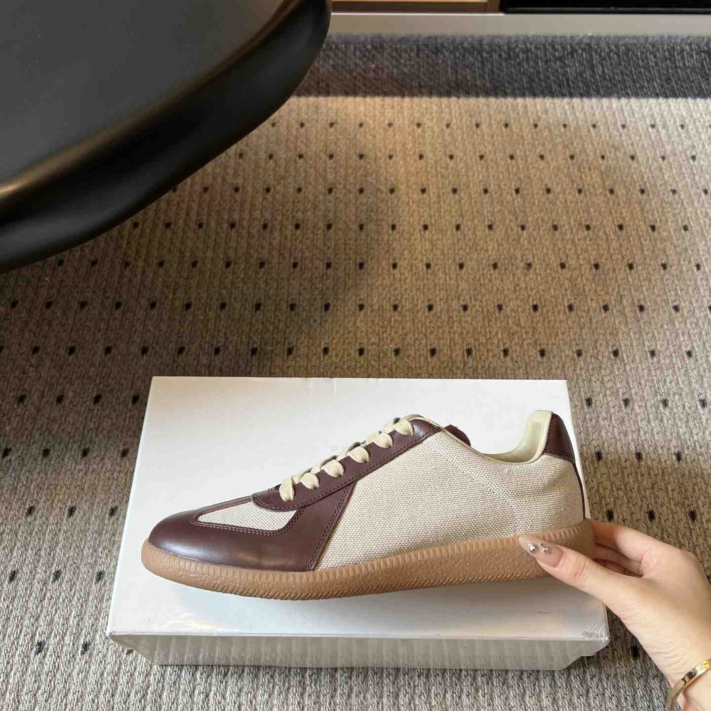 Maison Margiela Replica Sneakers - DesignerGu