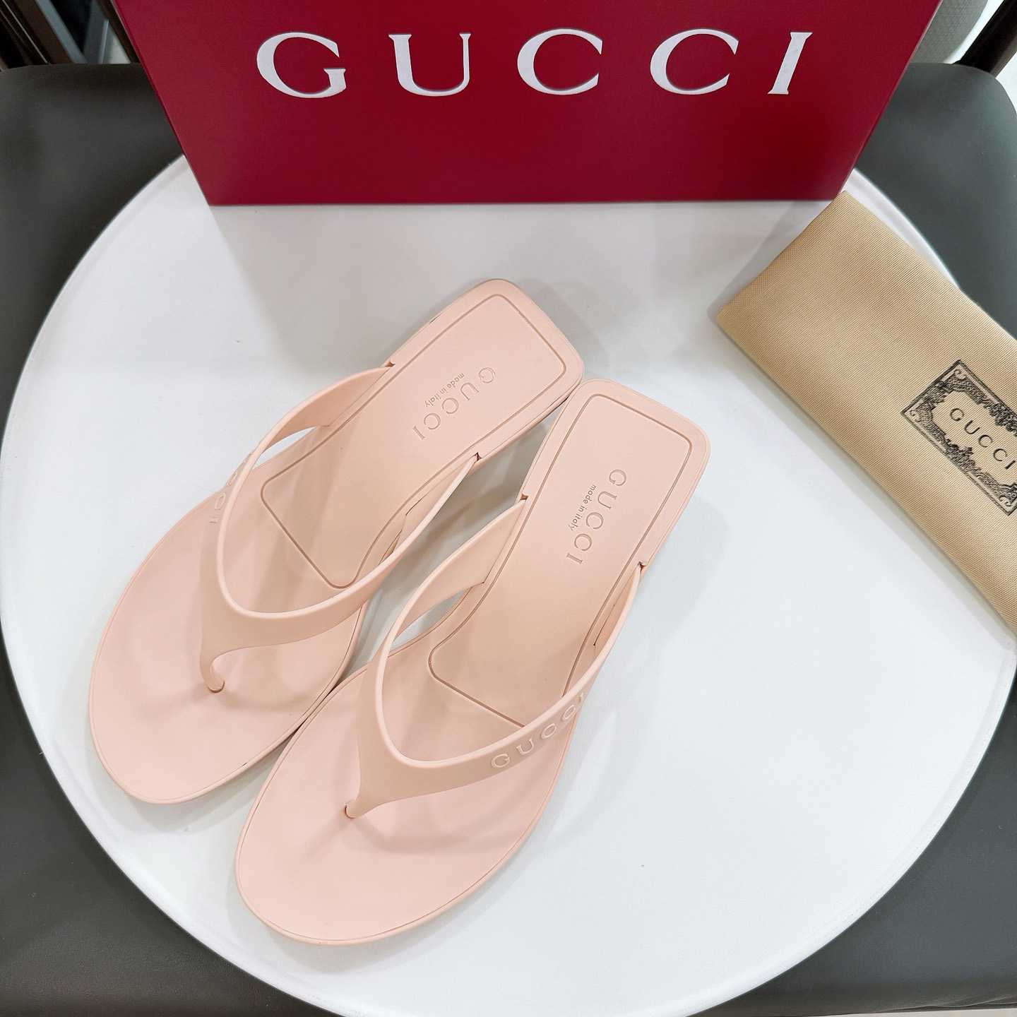 Gucci Vittoria Thong - DesignerGu