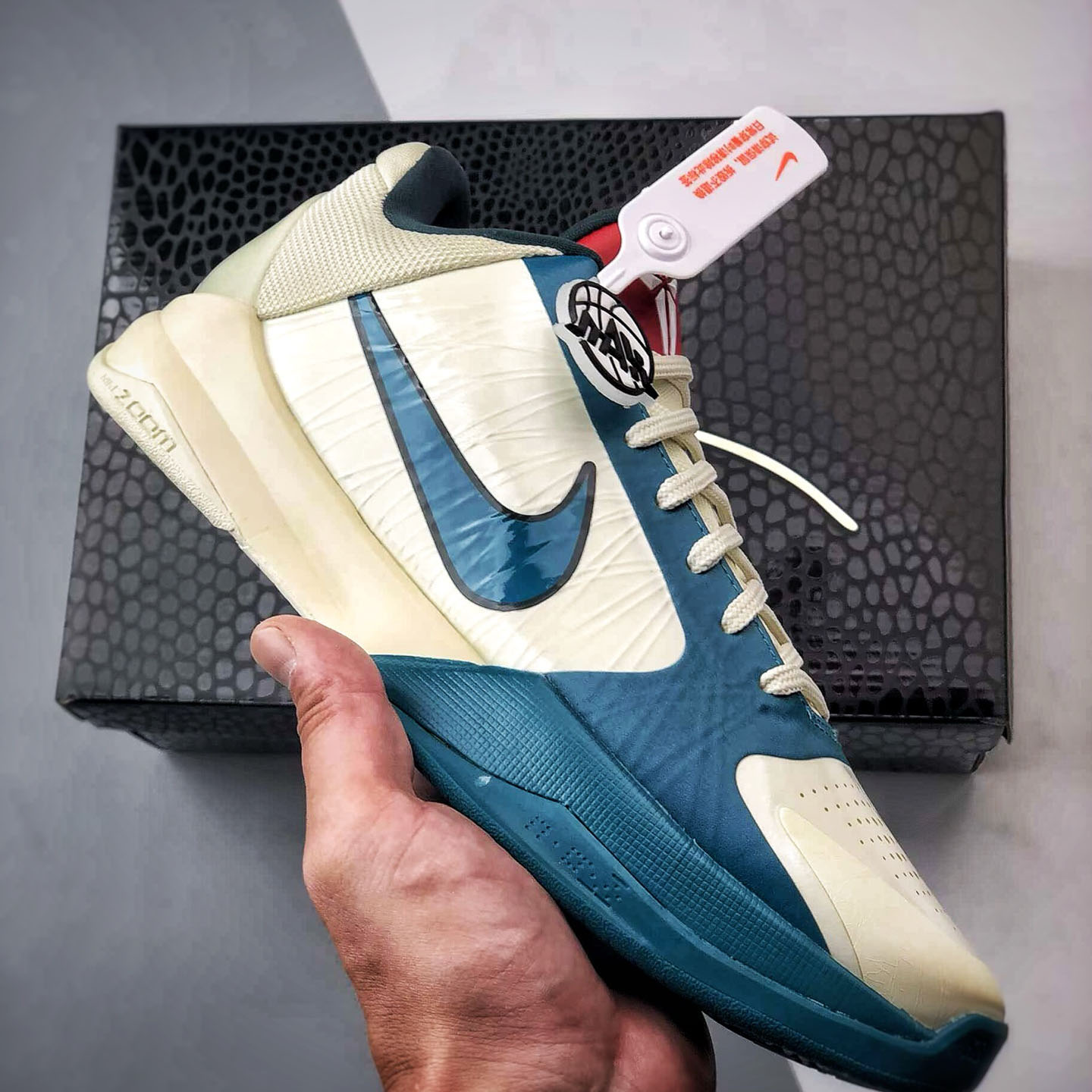  Nike Zoom Kobe 5 Caitlin Clark Protro PE IZ1852-100 - DesignerGu