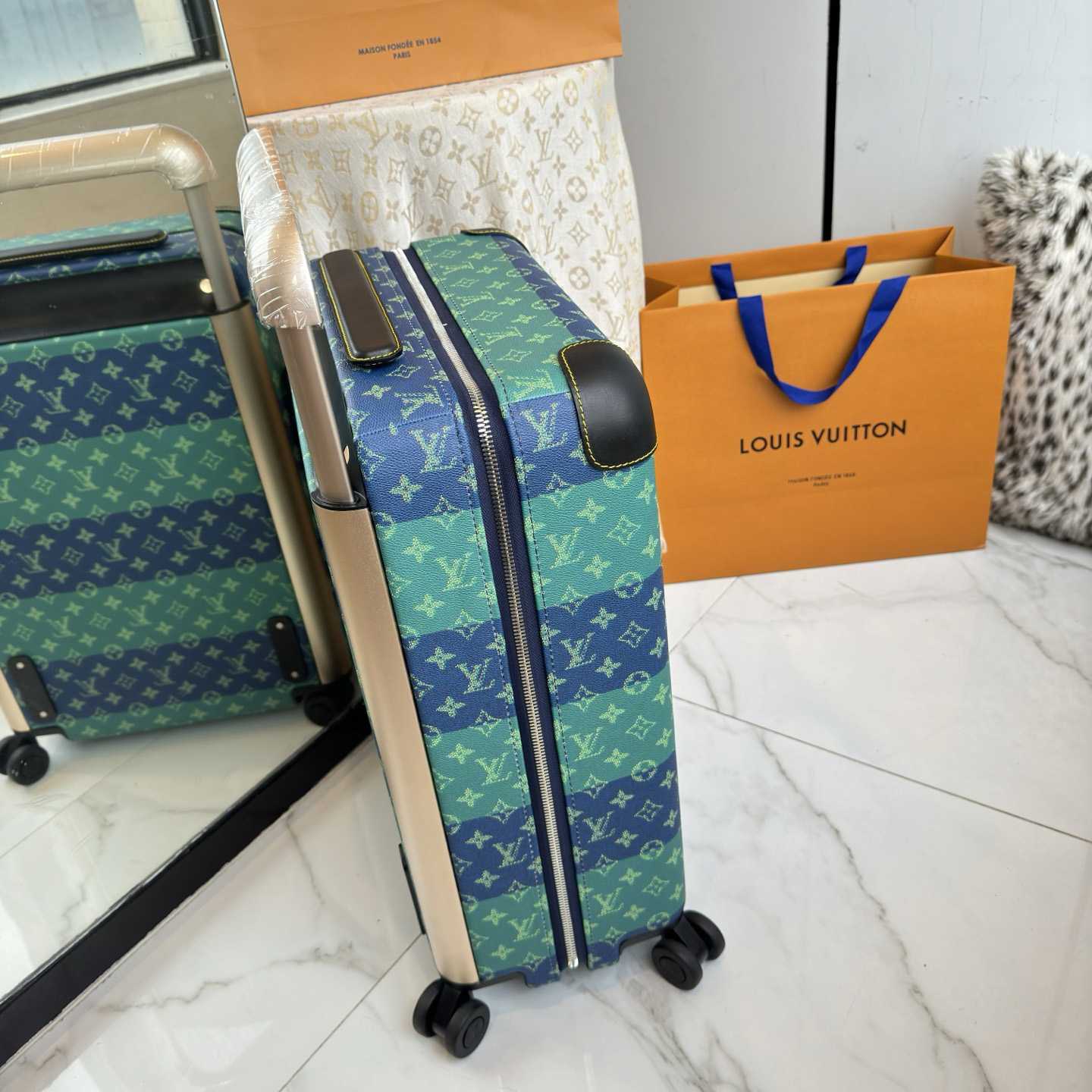Louis Vuitton Horizon 55 M25898 - DesignerGu