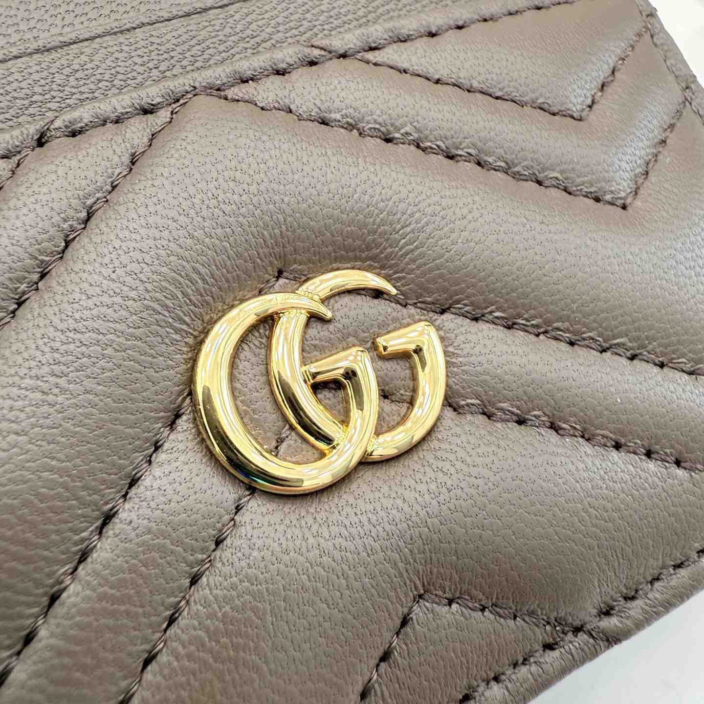 Gucci GG Marmont Card Case 443127 - DesignerGu