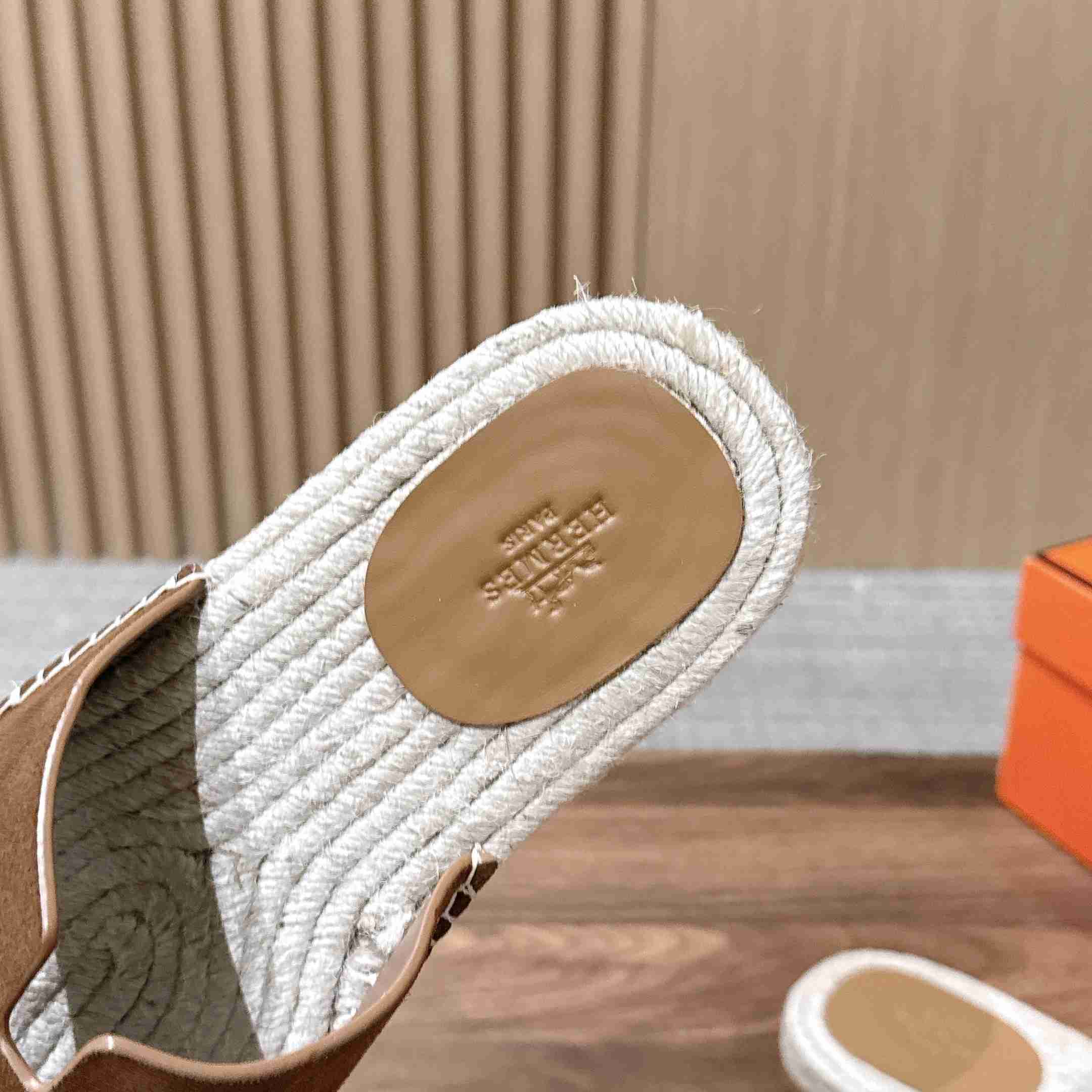 Hermes  Antigua Espadrille - DesignerGu