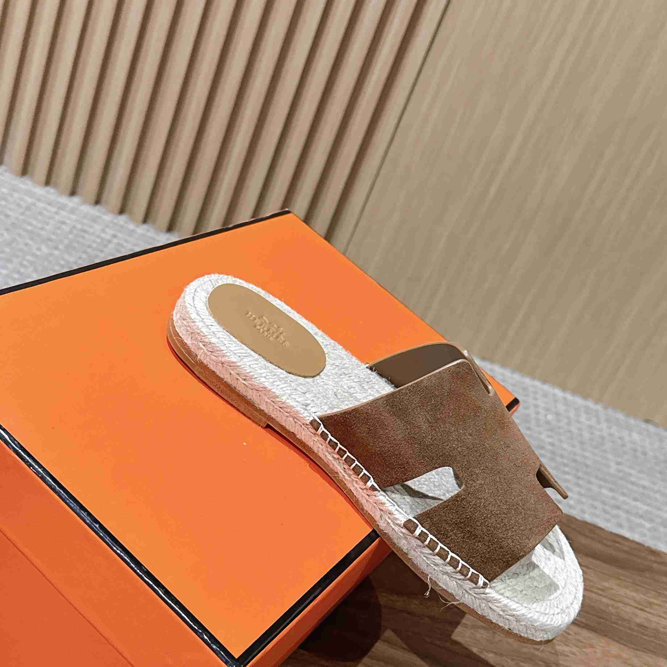Hermes  Antigua Espadrille - DesignerGu