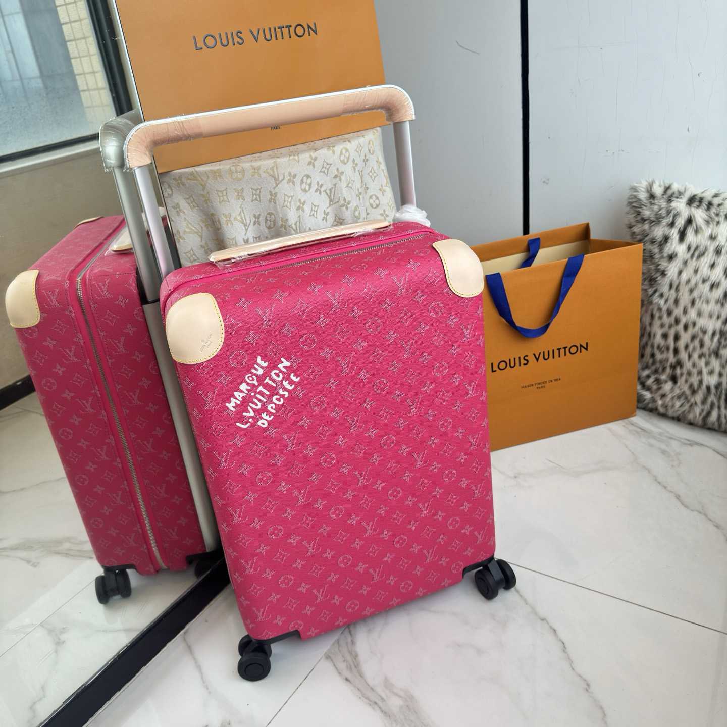 Louis Vuitton Horizon 55 M26863 - DesignerGu