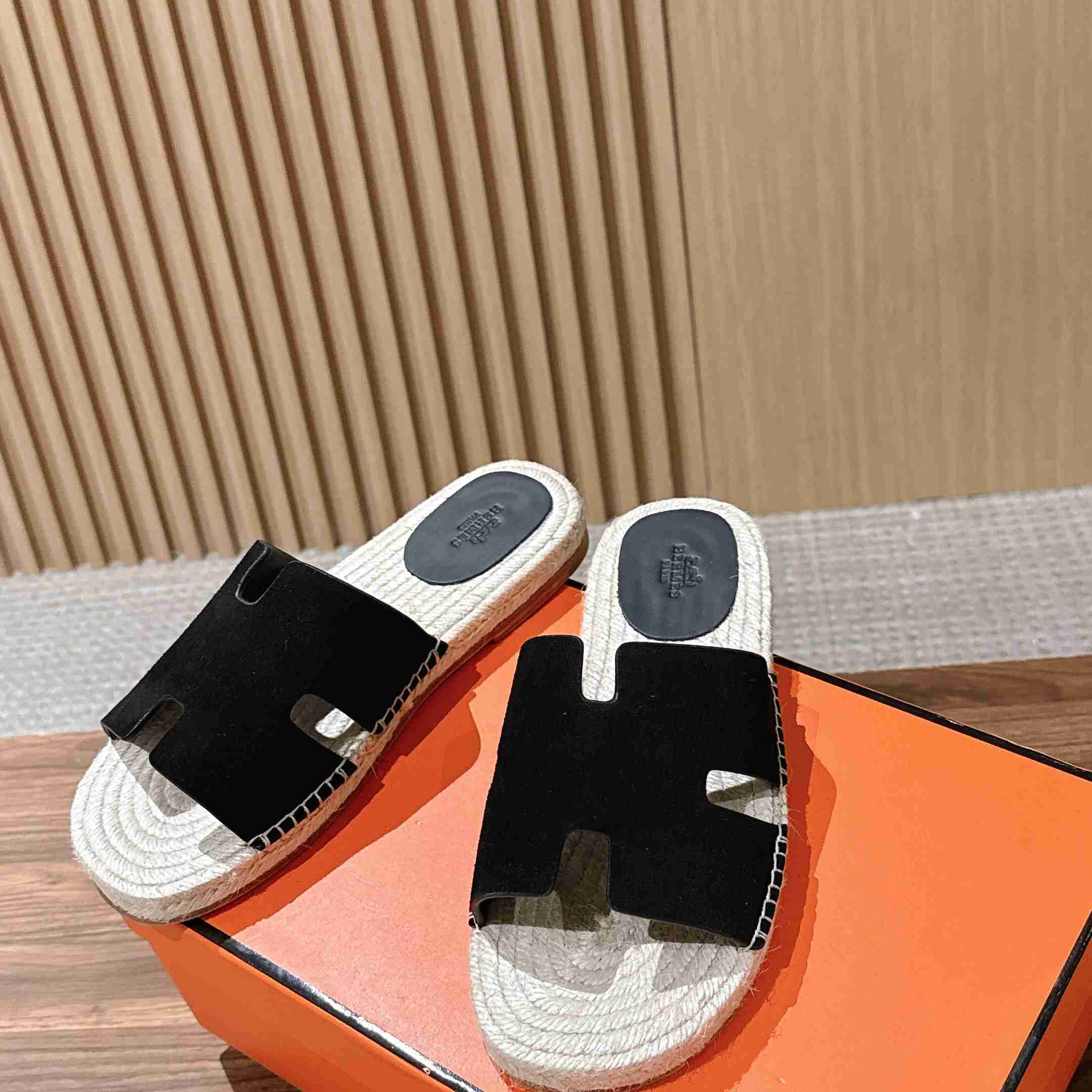 Hermes  Antigua Espadrille - DesignerGu