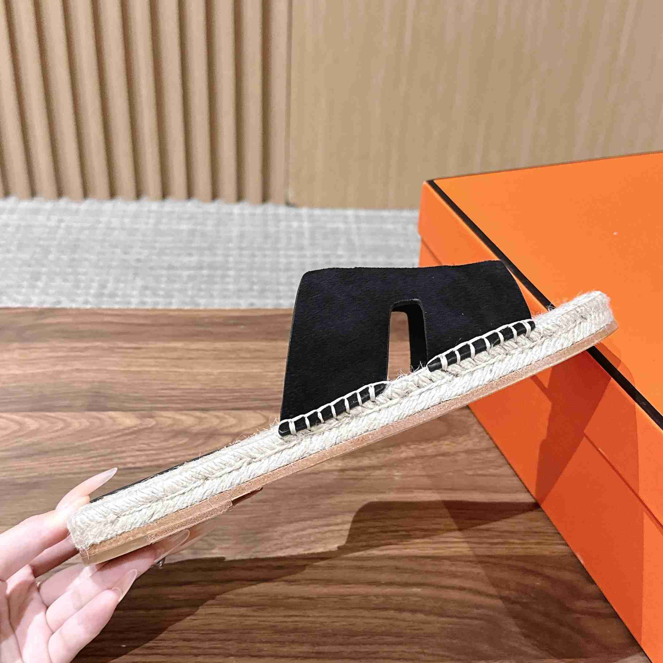 Hermes  Antigua Espadrille - DesignerGu