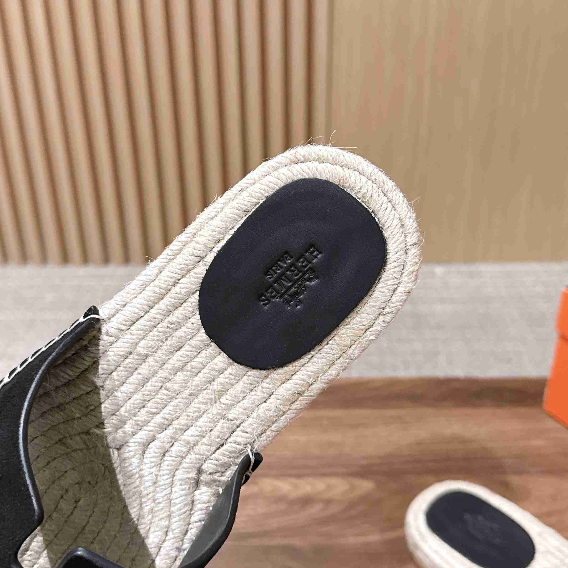 Hermes  Antigua Espadrille - DesignerGu