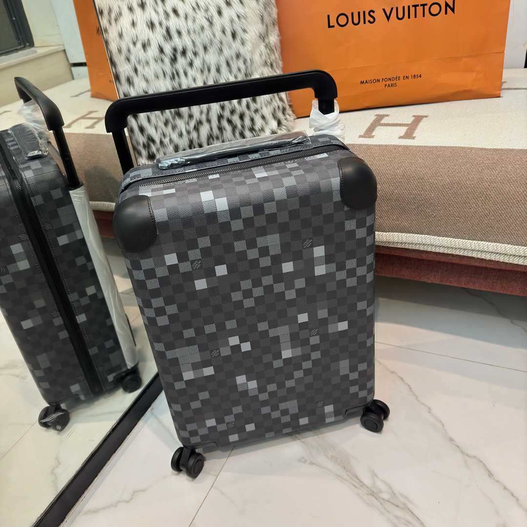 Louis Vuitton Horizon 55 - DesignerGu