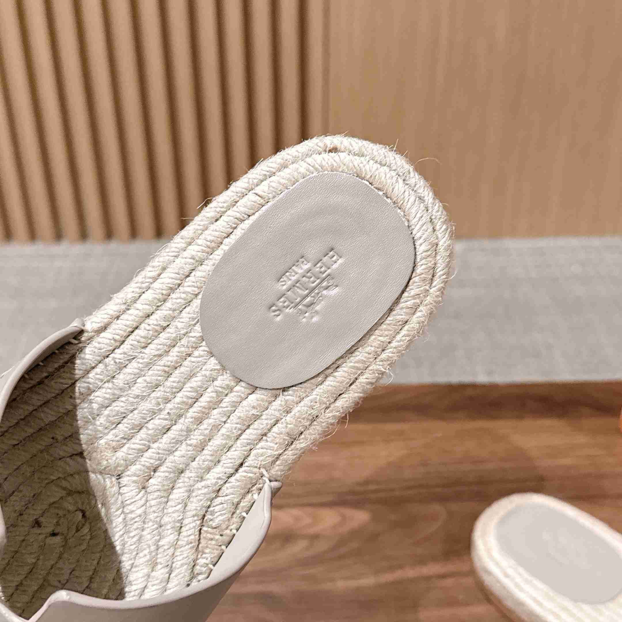 Hermes  Antigua Espadrille - DesignerGu