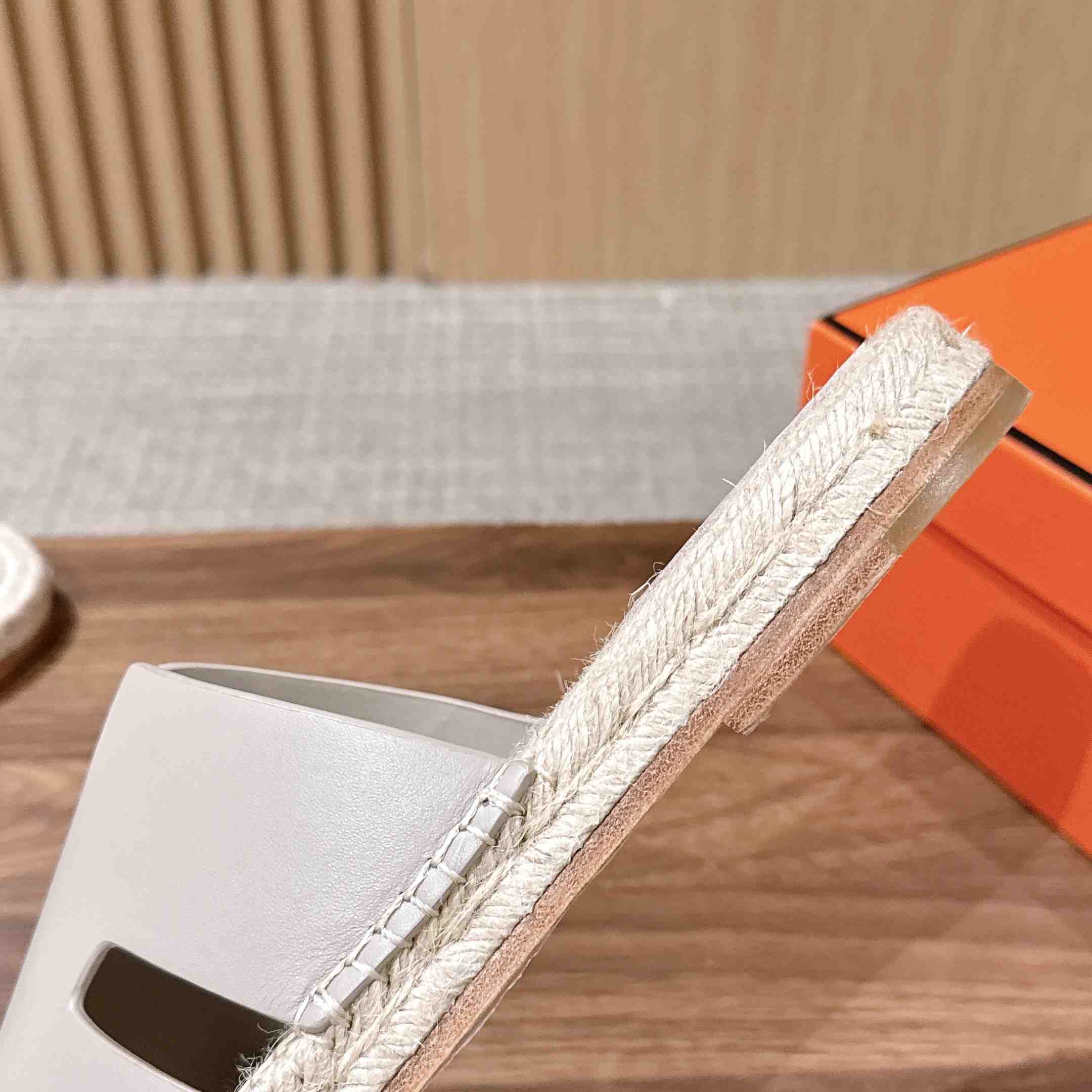 Hermes  Antigua Espadrille - DesignerGu