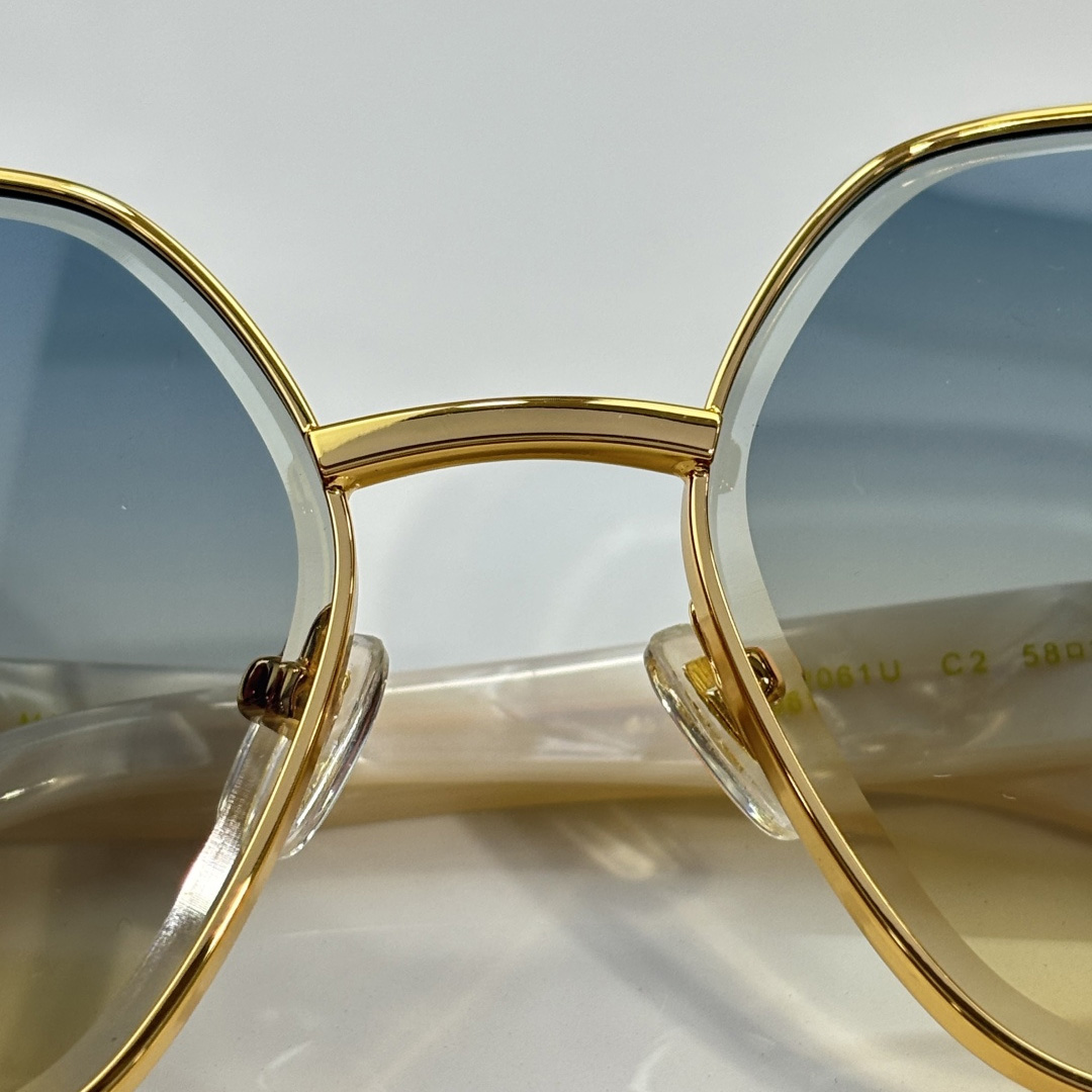 Louis Vuitton Z2061U Sunglasses   - DesignerGu