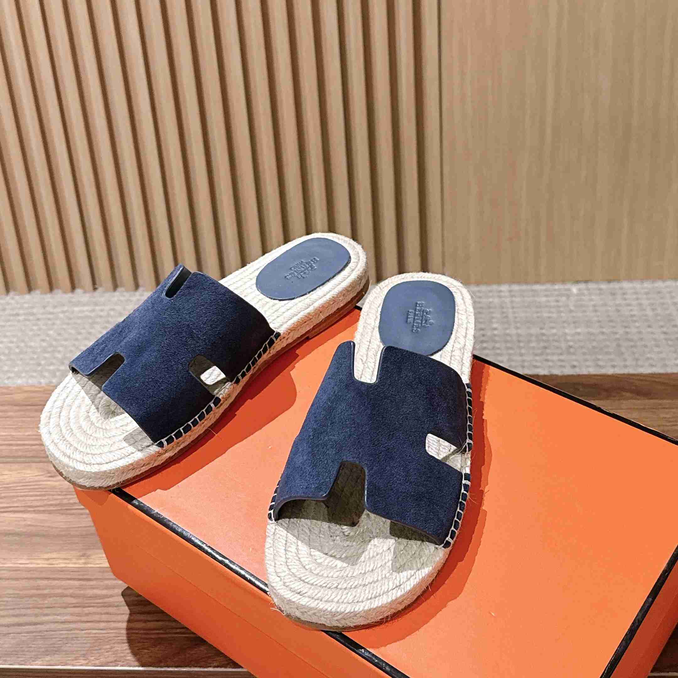 Hermes  Antigua Espadrille - DesignerGu