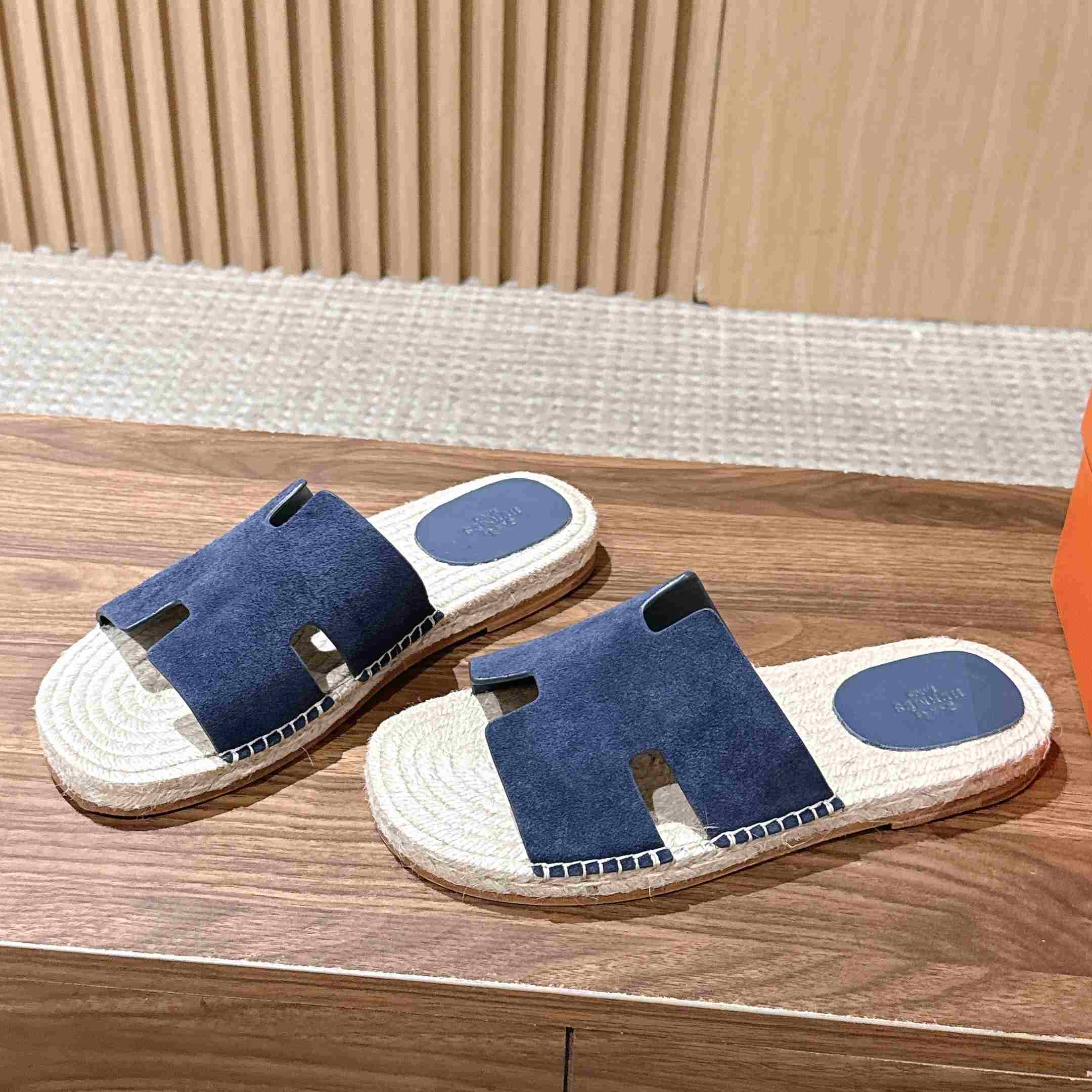 Hermes  Antigua Espadrille - DesignerGu