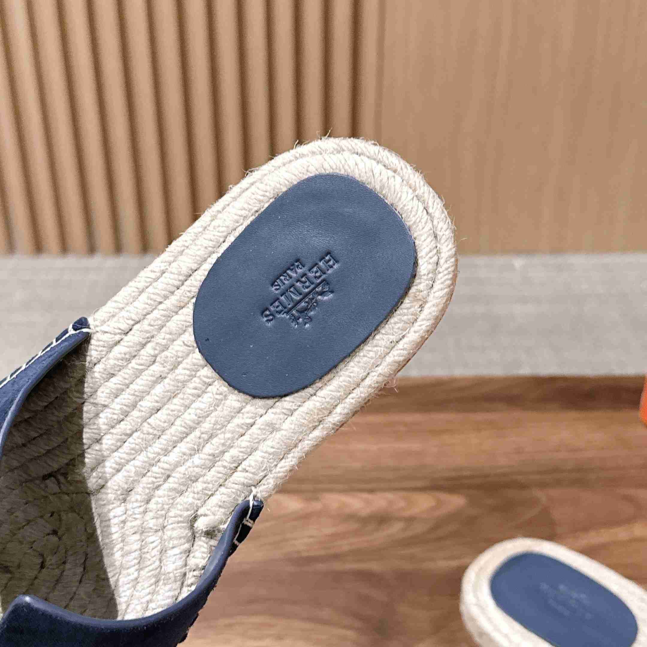 Hermes  Antigua Espadrille - DesignerGu