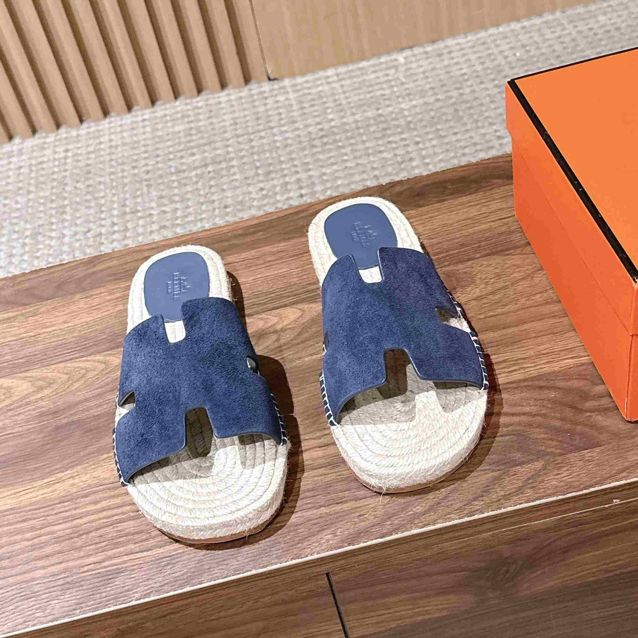 Hermes  Antigua Espadrille - DesignerGu