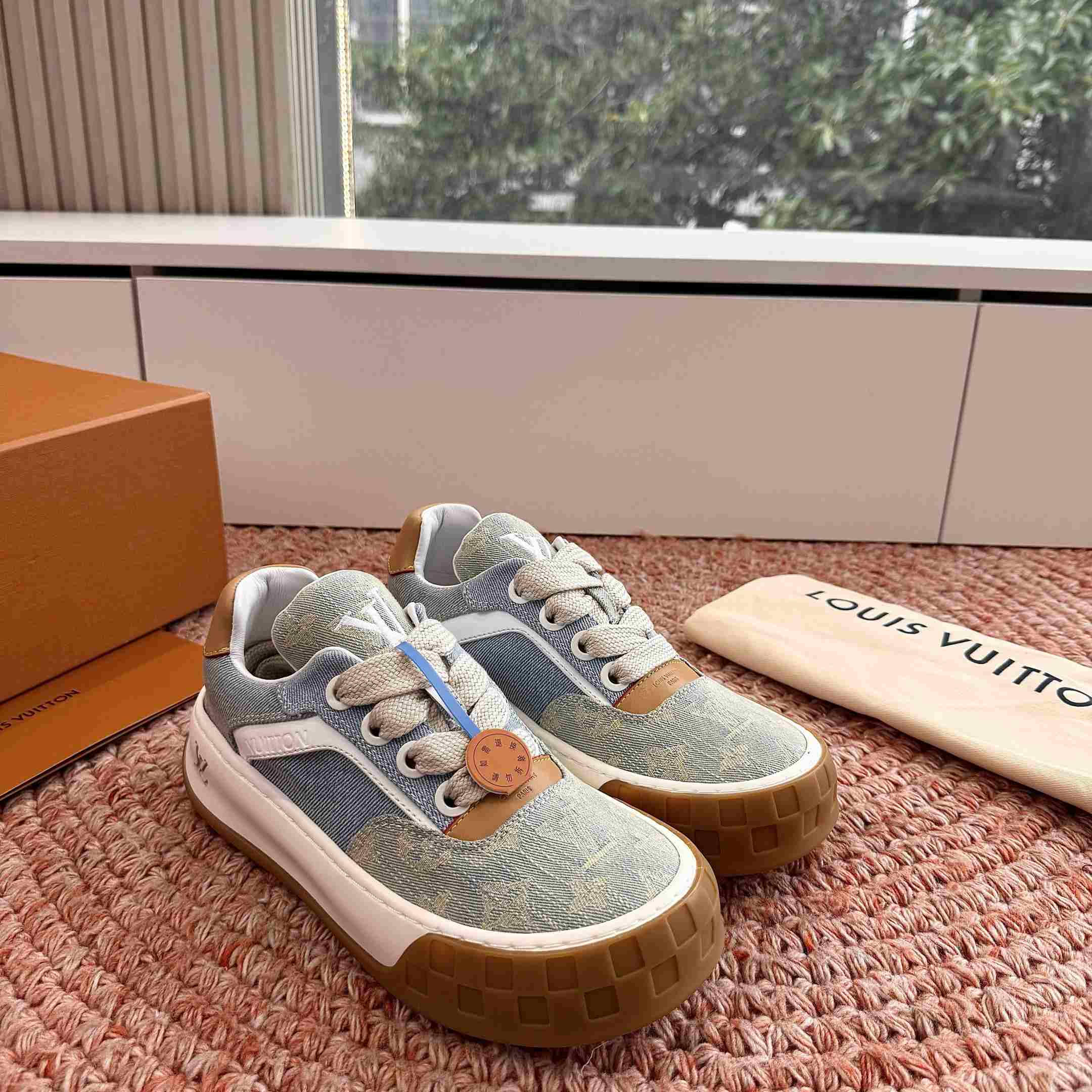 Louis Vuitton LV Tilted Sneaker 1AK89V - DesignerGu