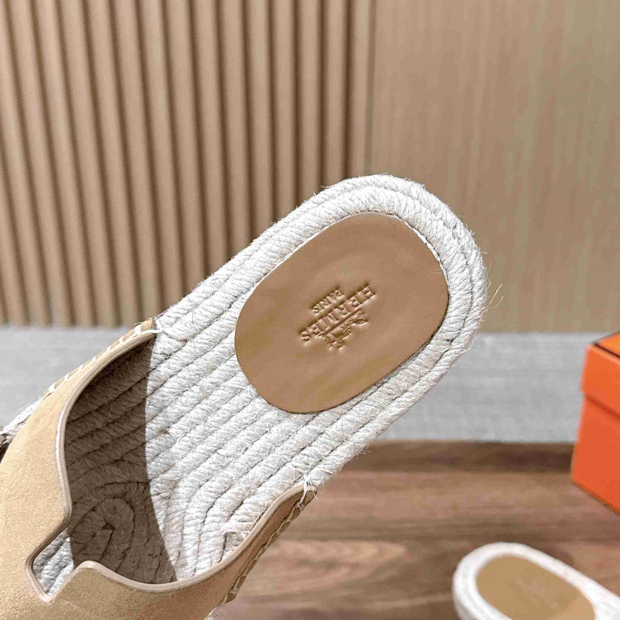 Hermes  Antigua Espadrille - DesignerGu