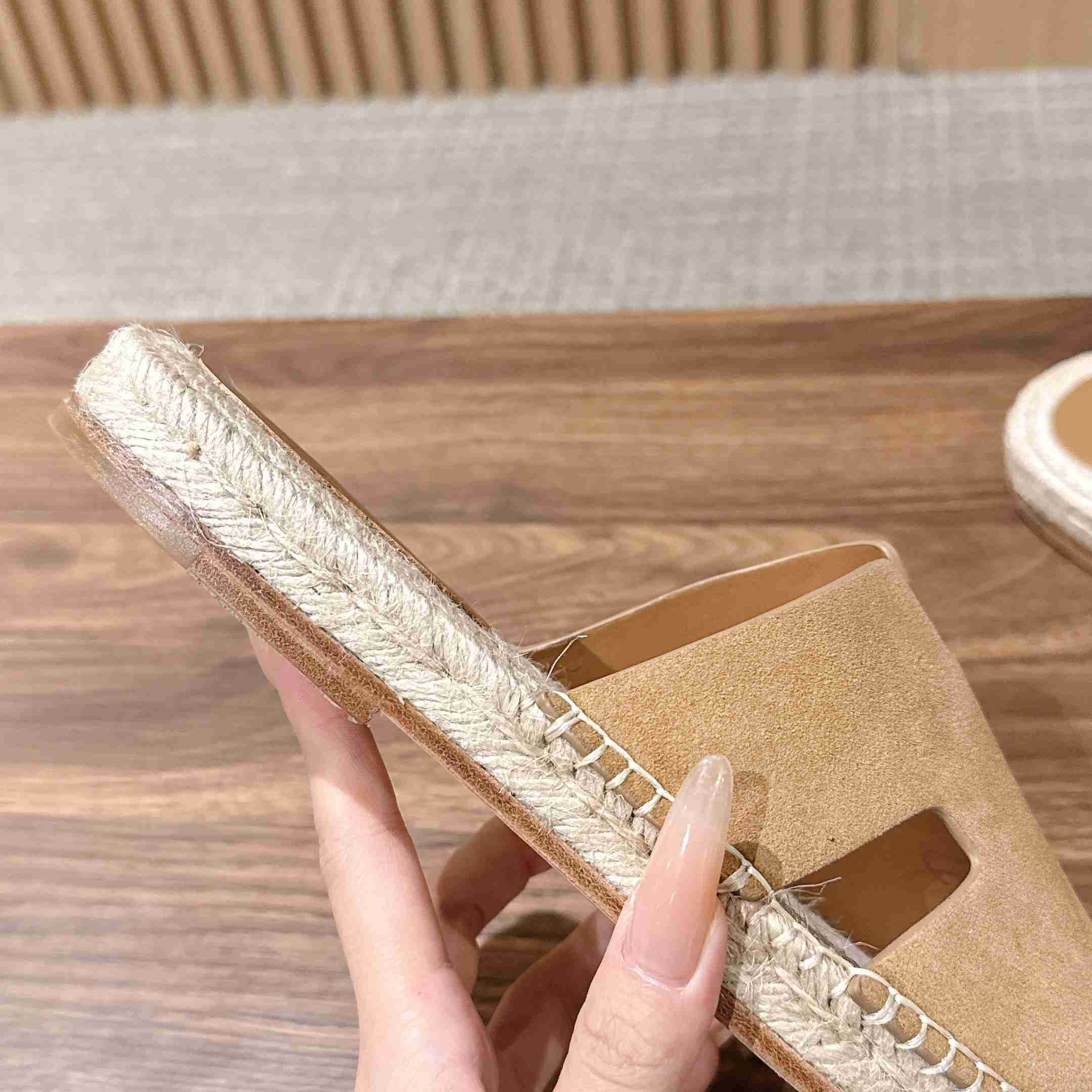 Hermes  Antigua Espadrille - DesignerGu