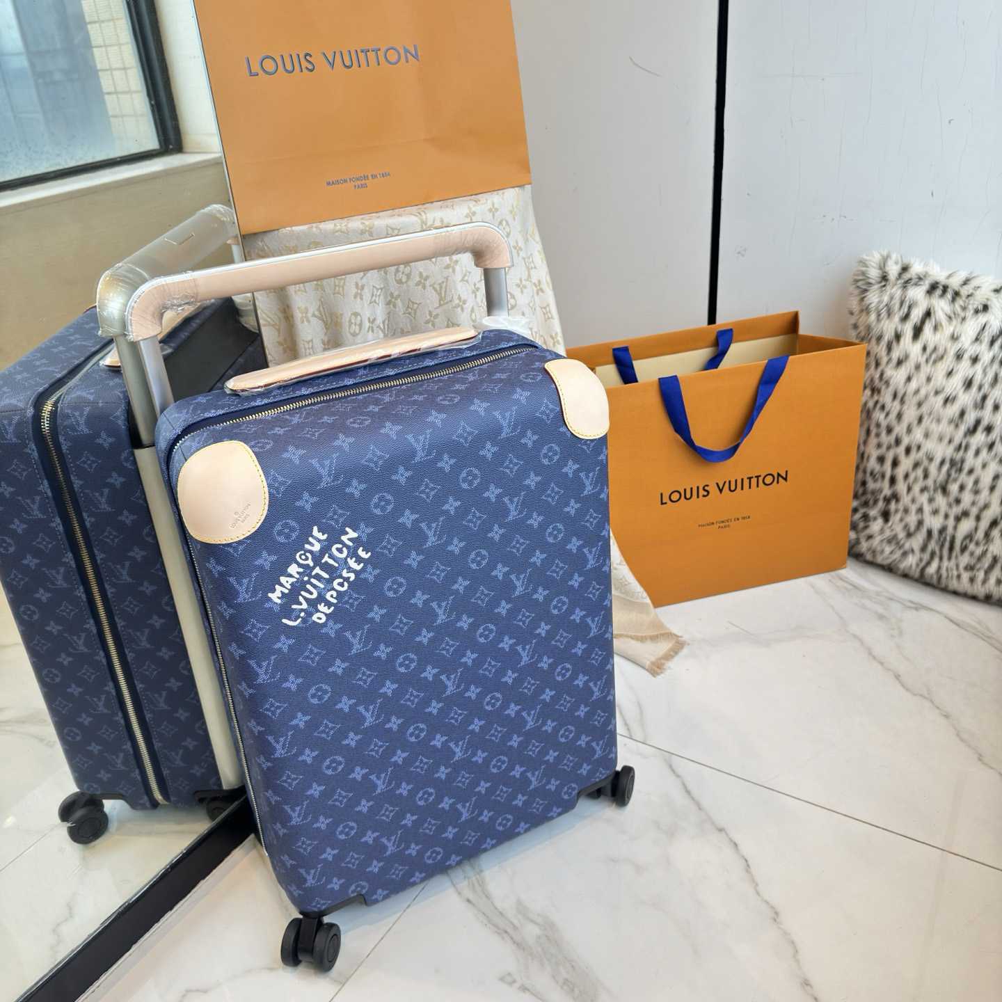 Louis Vuitton Horizon 55 M26862 - DesignerGu