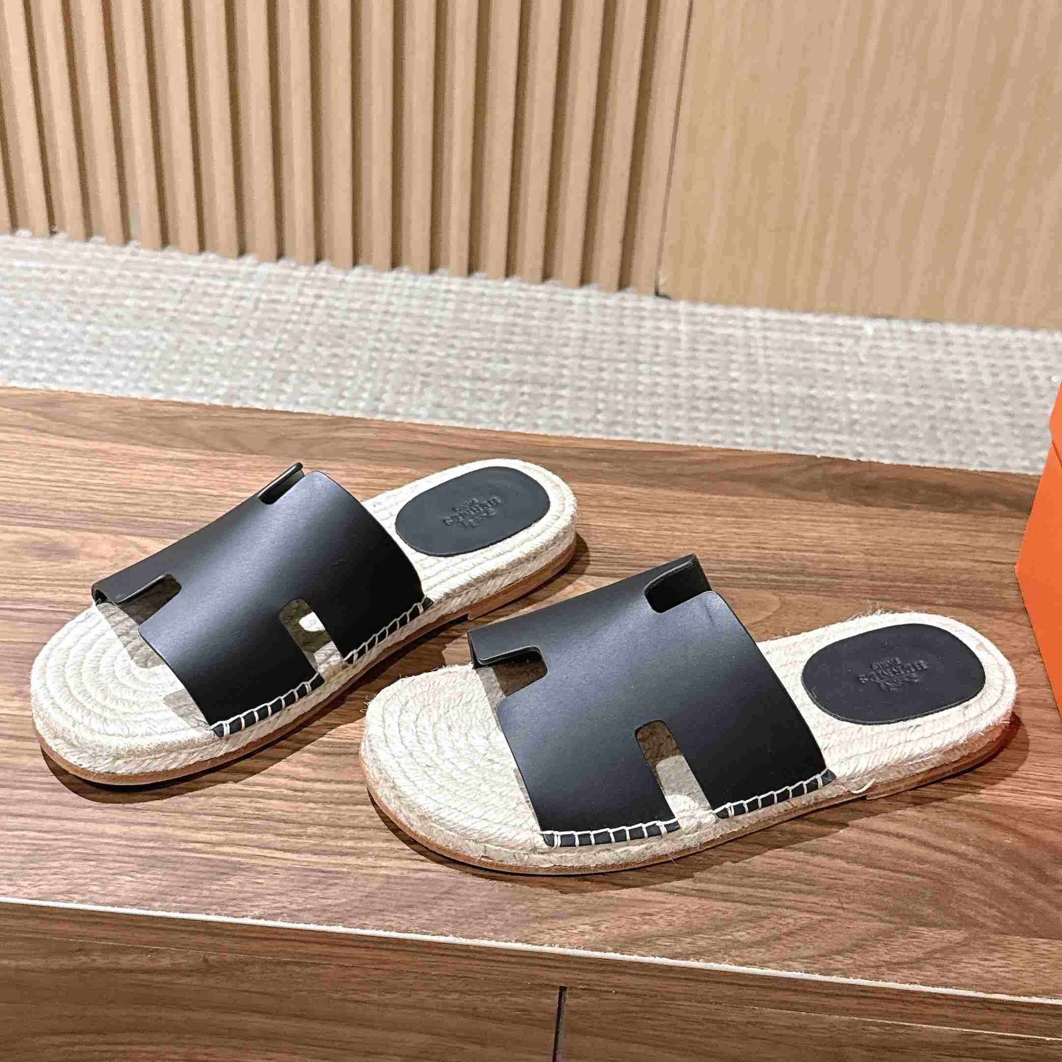 Hermes  Antigua Espadrille - DesignerGu