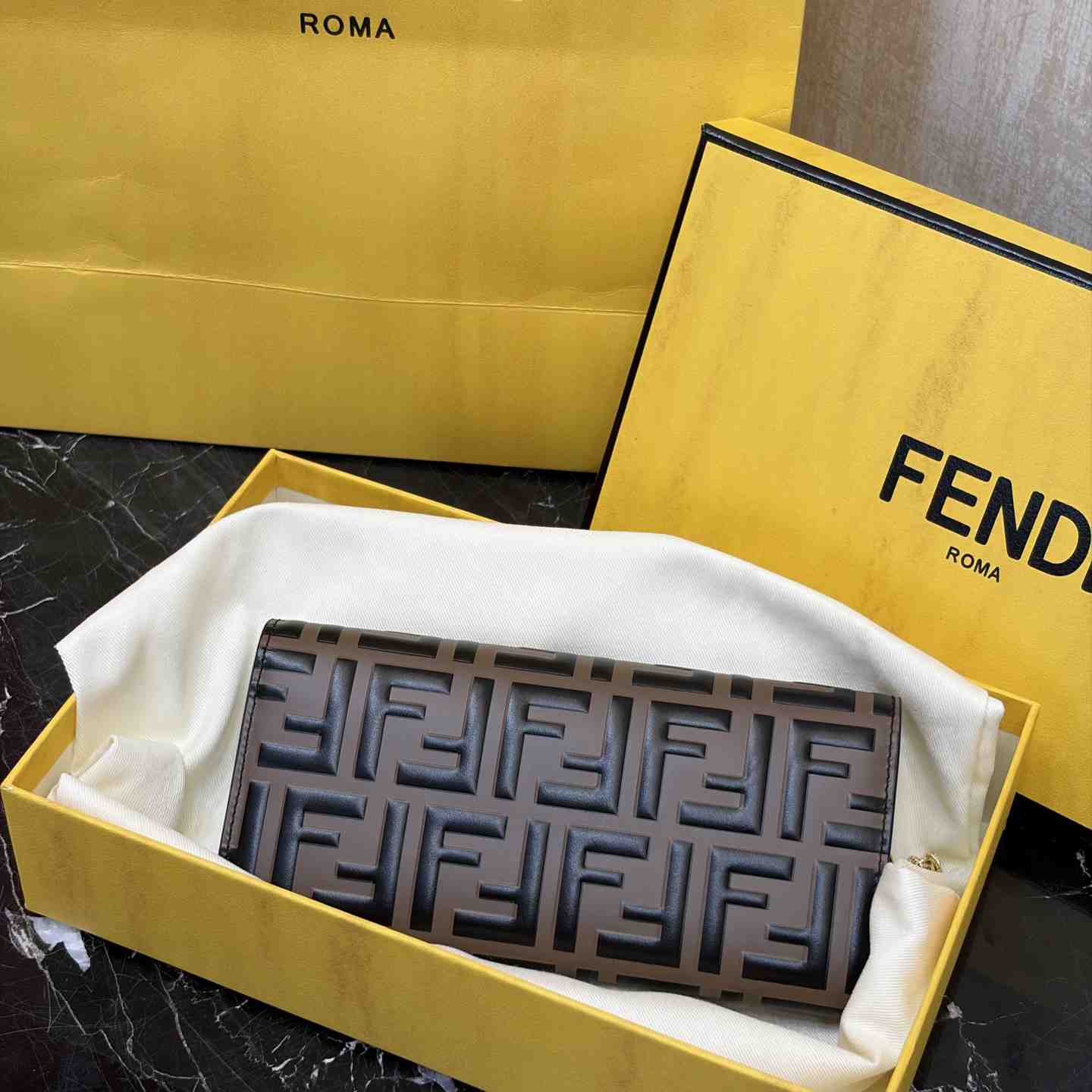 Fendi FF Diamonds Continental With Chain - DesignerGu