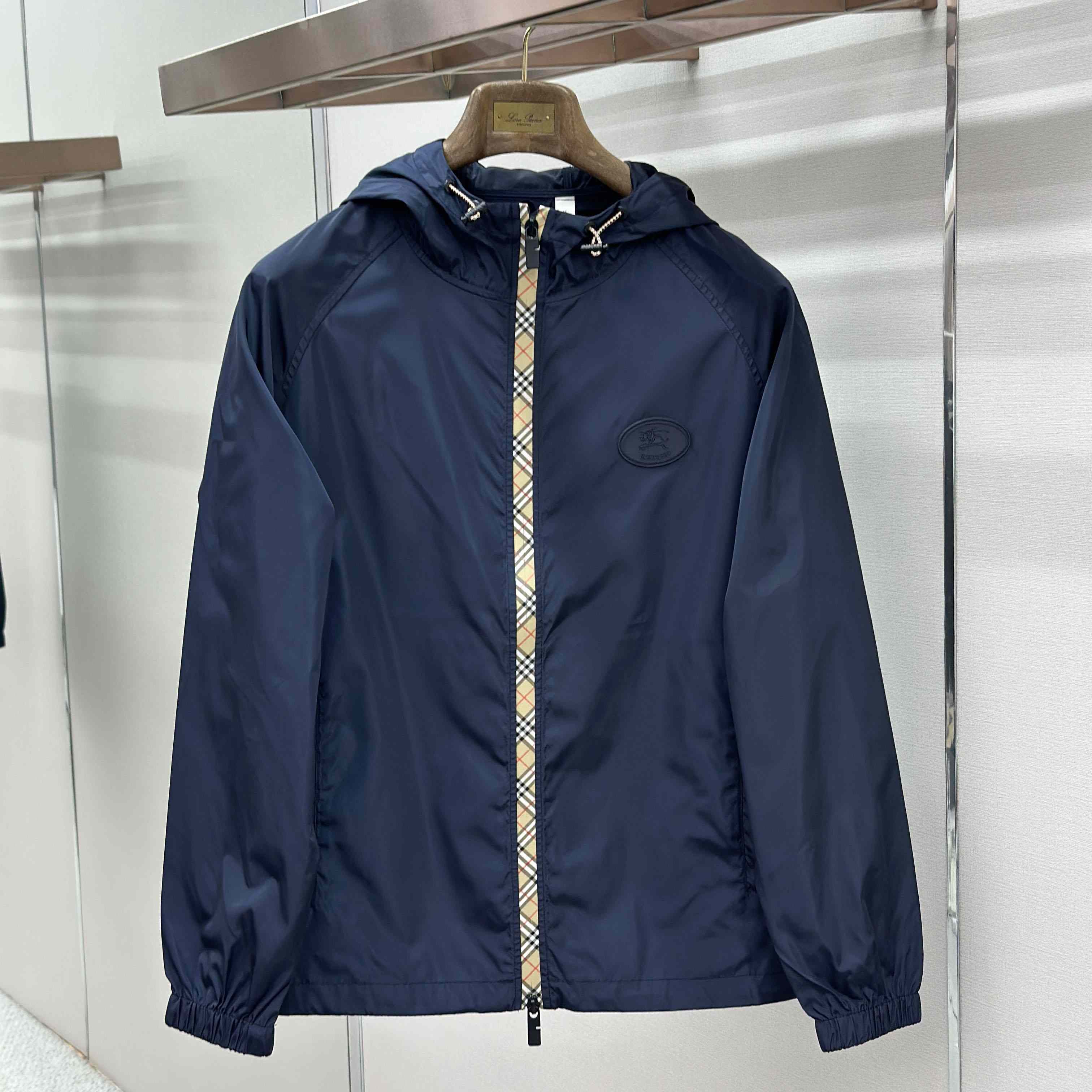 Burberry Nylon Clapton Hooded Jacket - DesignerGu