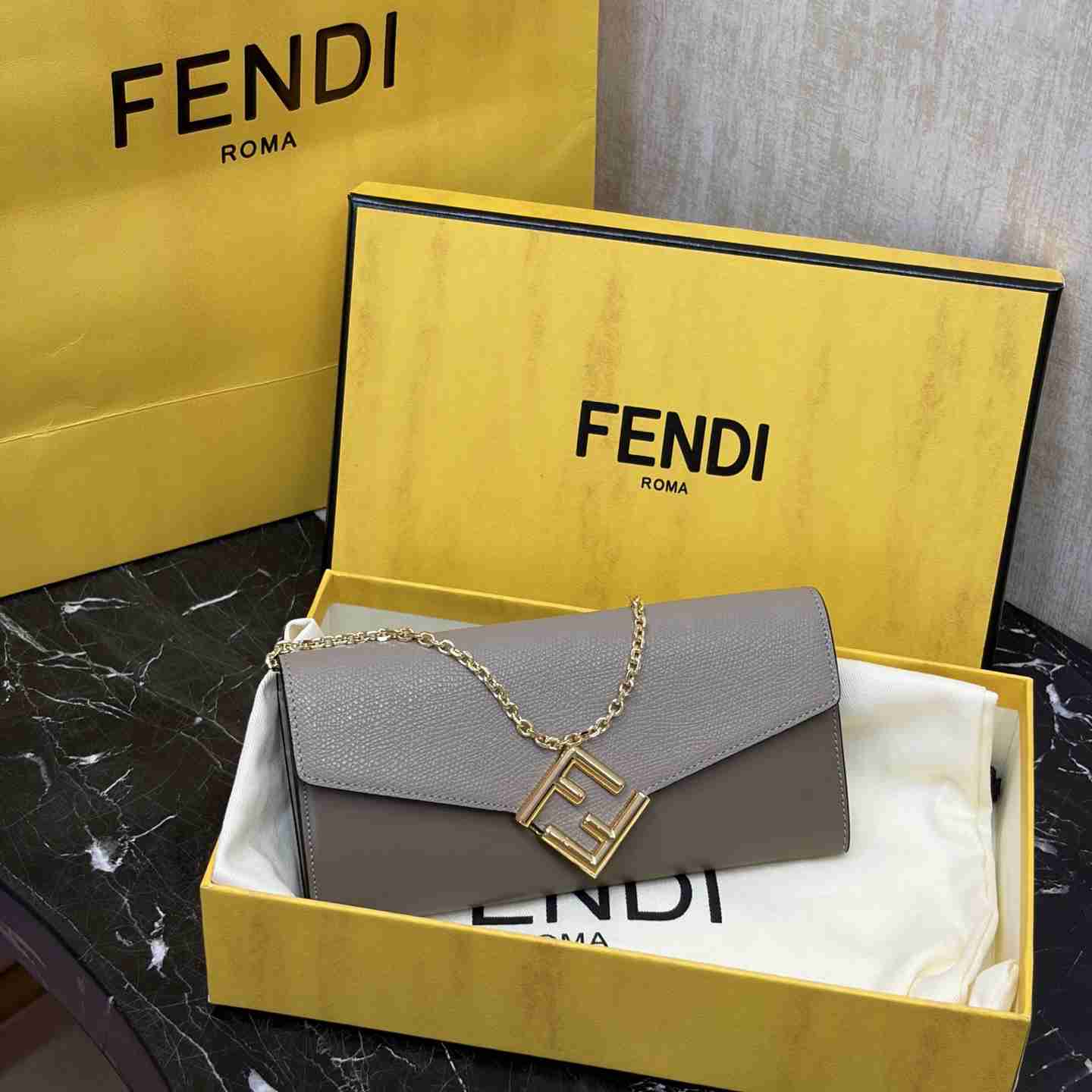 Fendi FF Diamonds Continental With Chain - DesignerGu