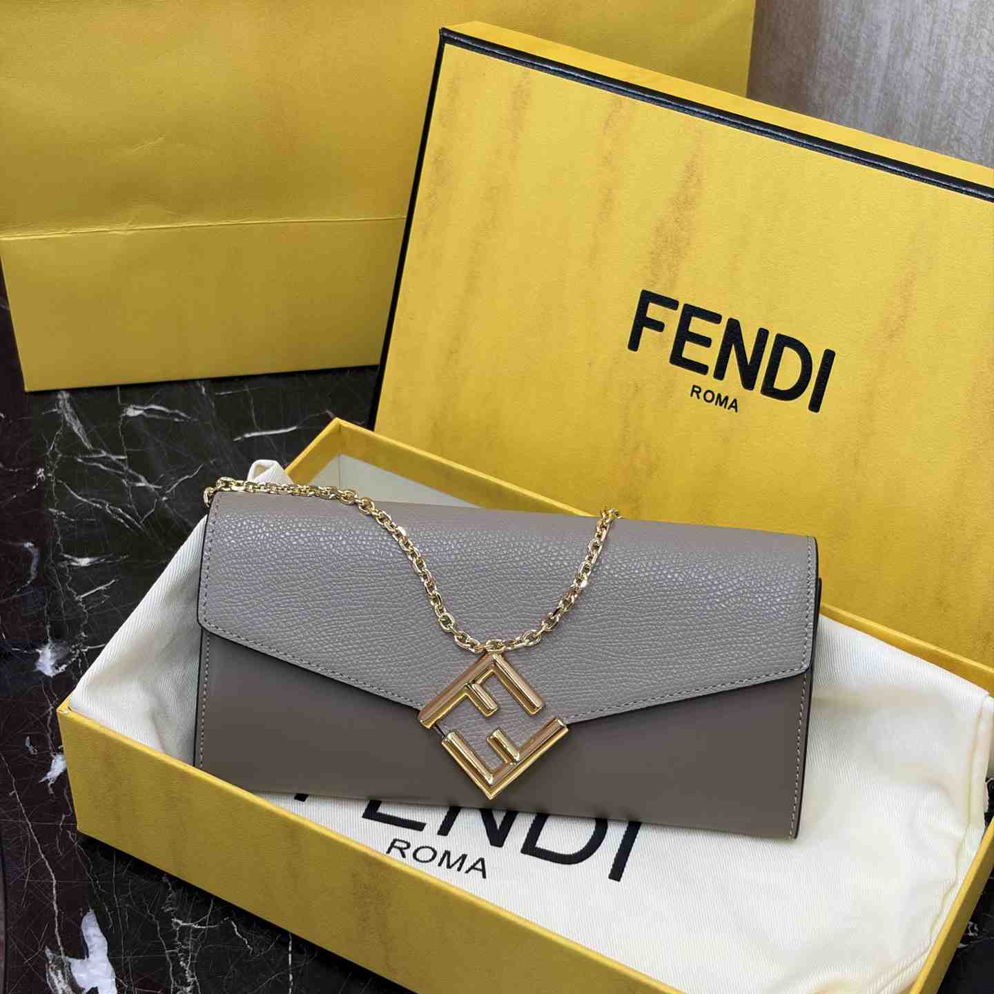 Fendi FF Diamonds Continental With Chain - DesignerGu