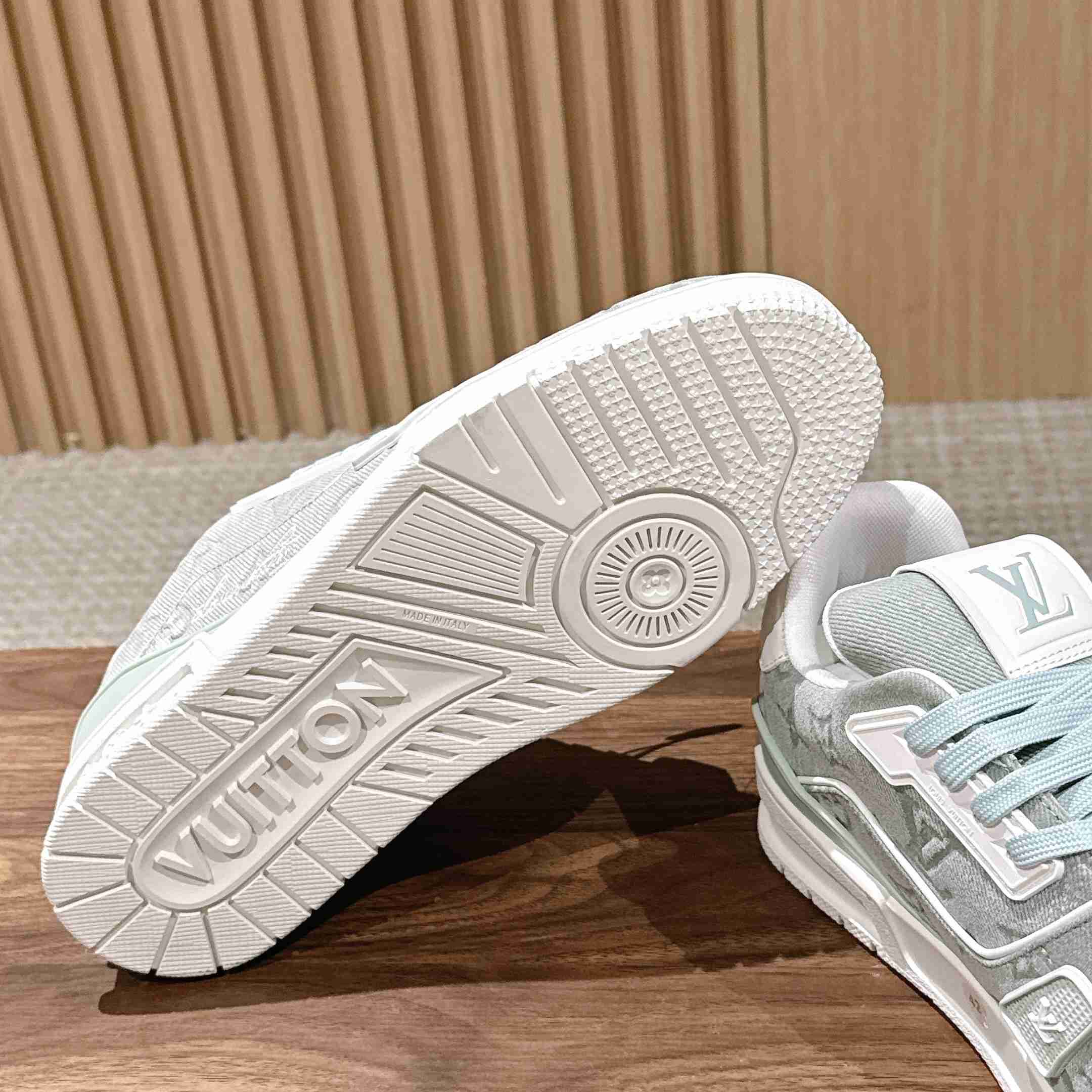 Louis Vuitton LV Trainer Sneaker  1AK7OE（upon uk size） - DesignerGu