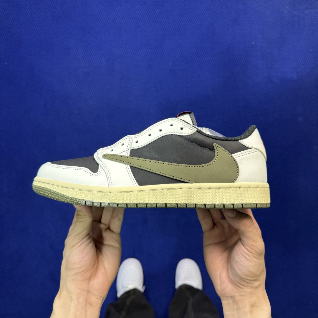 Travis Scott x Air Jordan 1 Low Sneaker     DZ4137-106 - DesignerGu