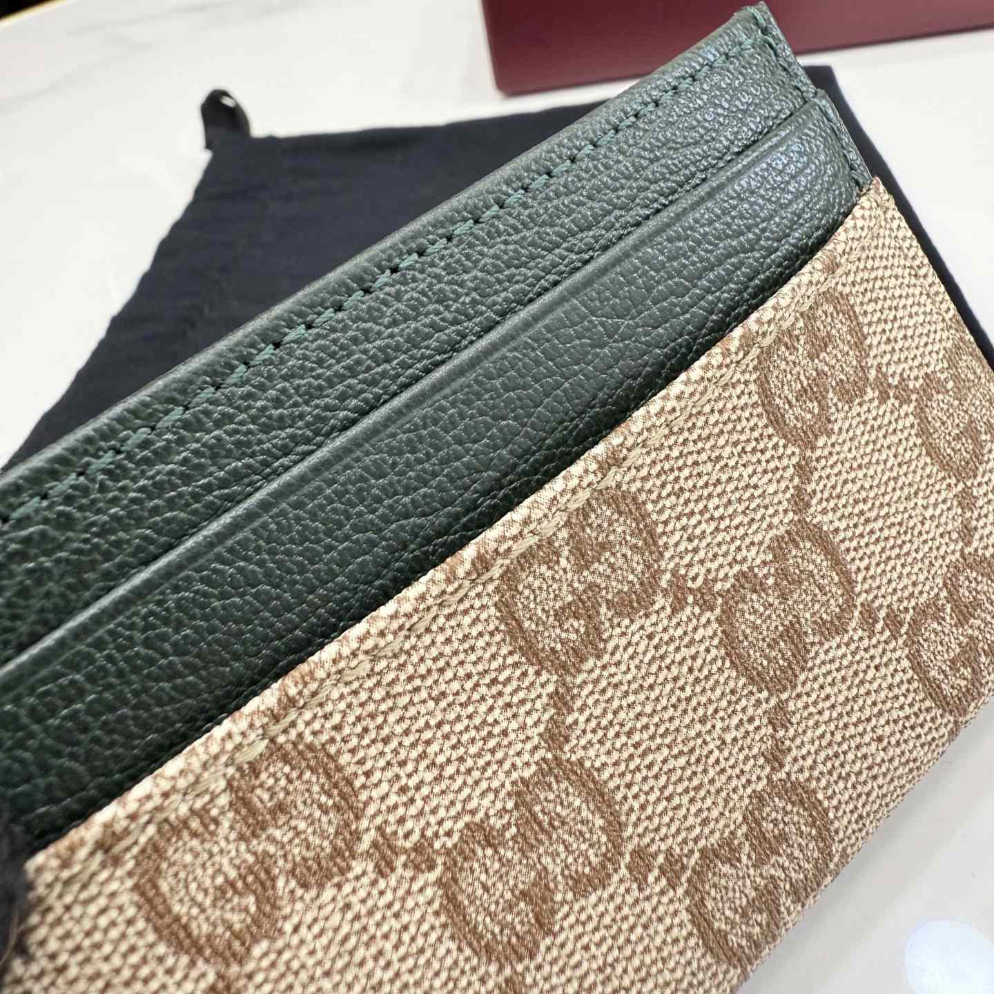 Gucci Essence Classic Card Case A002F2 - DesignerGu