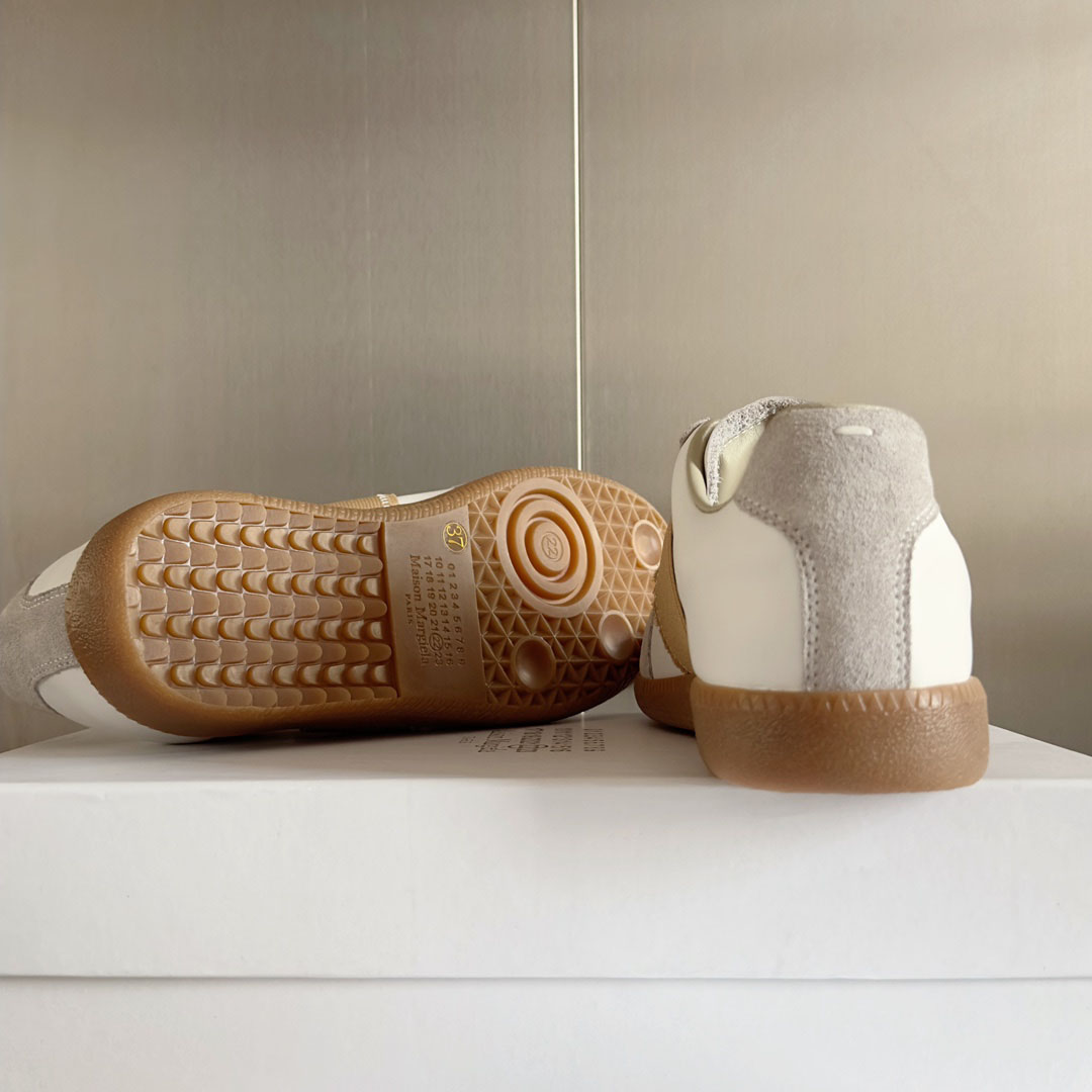 Maison Margiela Wmns Replica Elastic Band Sneaker 'White' - DesignerGu