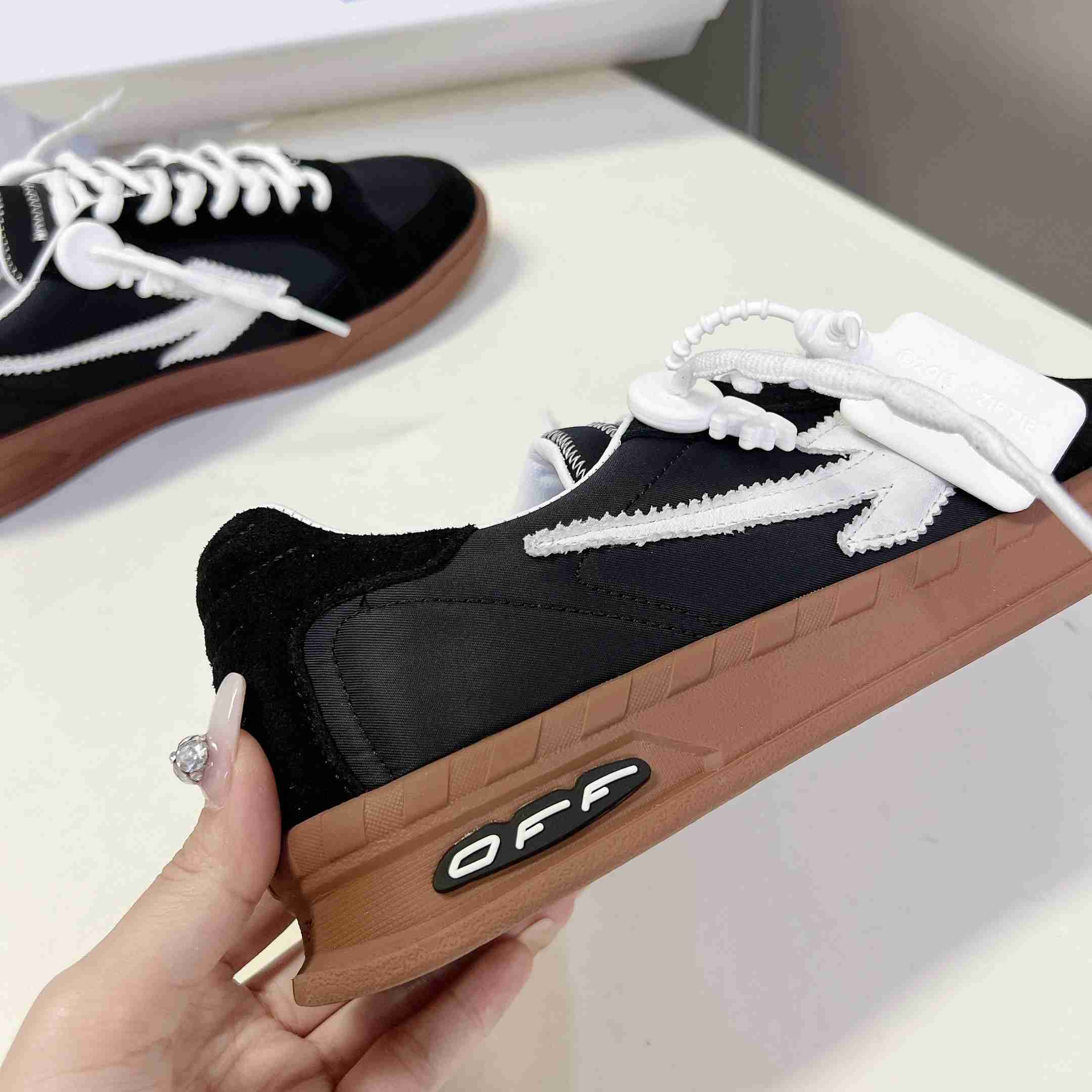 Off-White ‘End Of Play’ Sports Shoes - DesignerGu