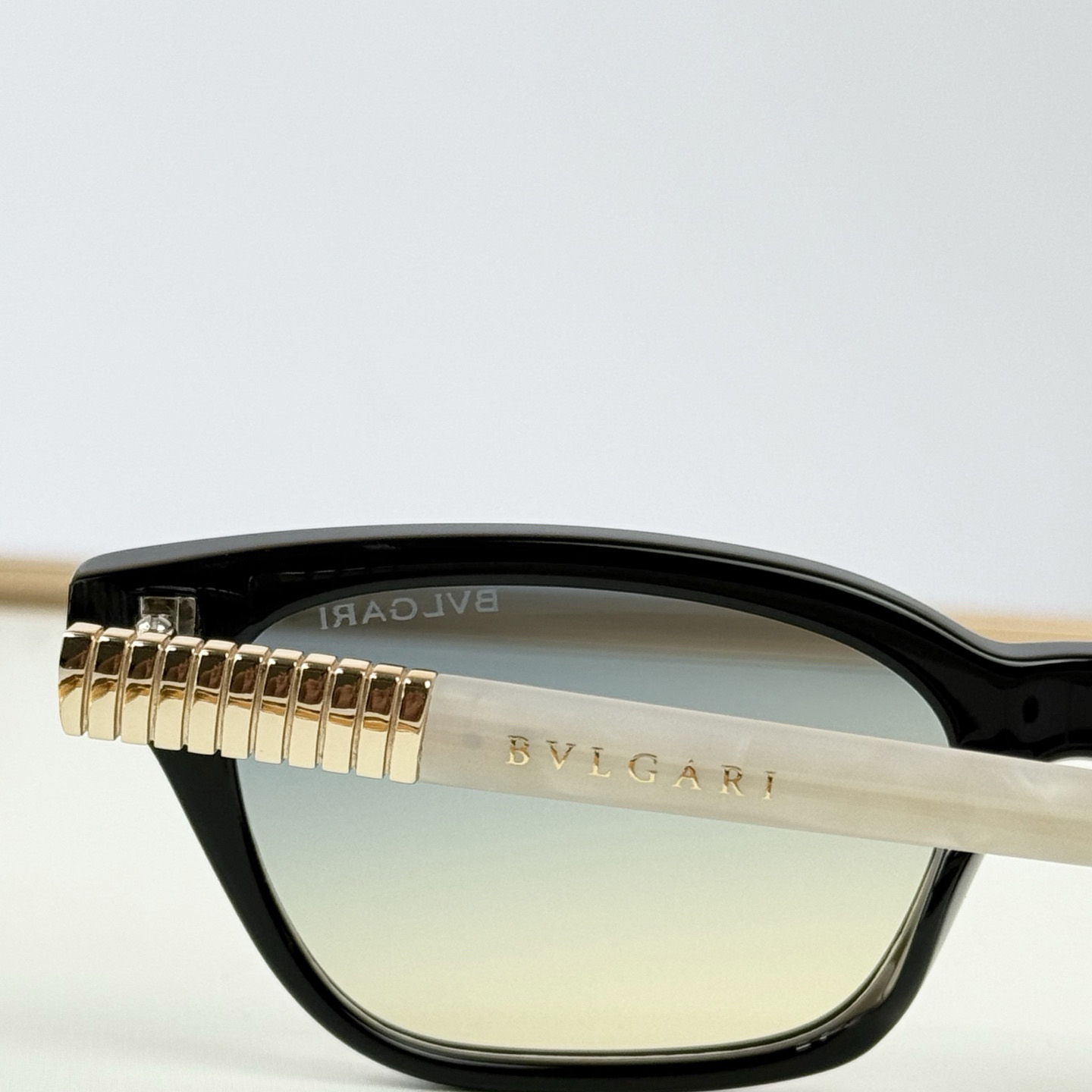 Bvlgari BV40098l Sunglasses      - DesignerGu