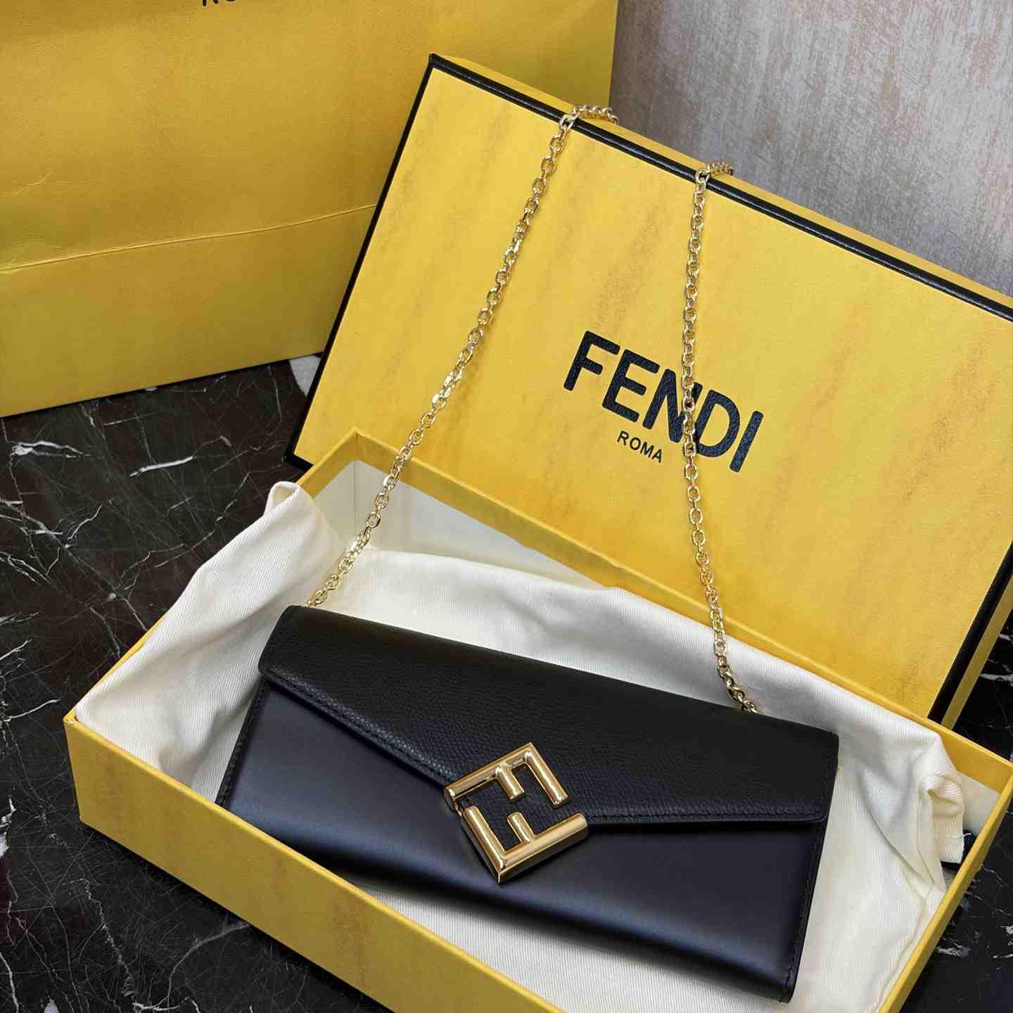 Fendi FF Diamonds Continental With Chain - DesignerGu