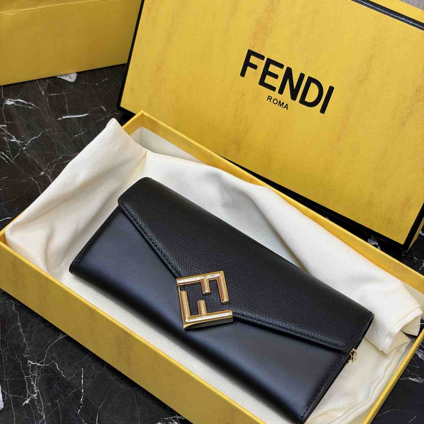 Fendi FF Diamonds Continental With Chain - DesignerGu