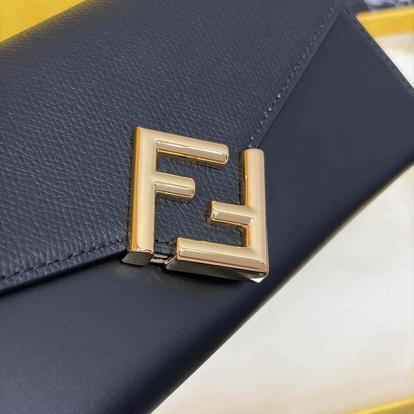 Fendi FF Diamonds Continental With Chain - DesignerGu