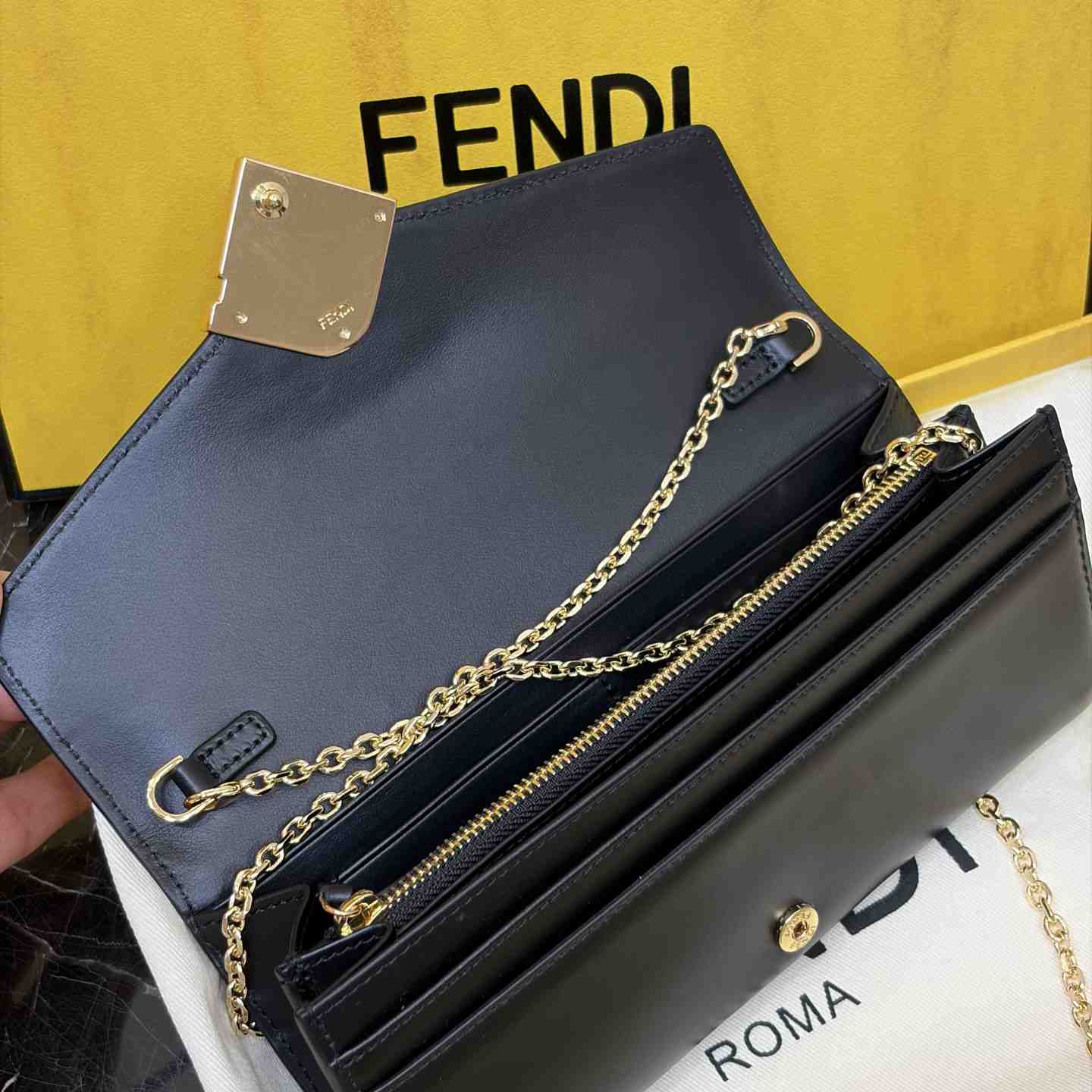 Fendi FF Diamonds Continental With Chain - DesignerGu