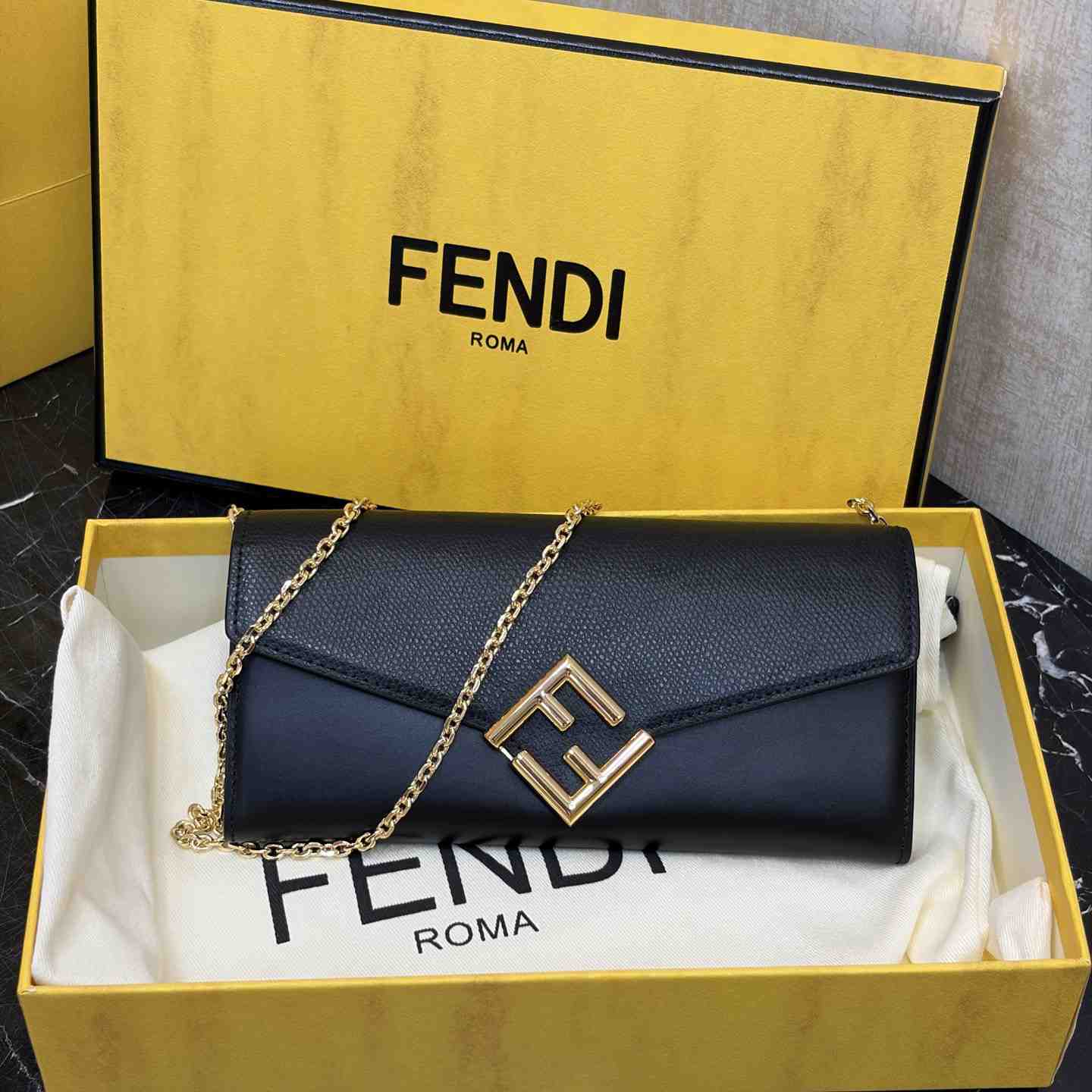Fendi FF Diamonds Continental With Chain - DesignerGu