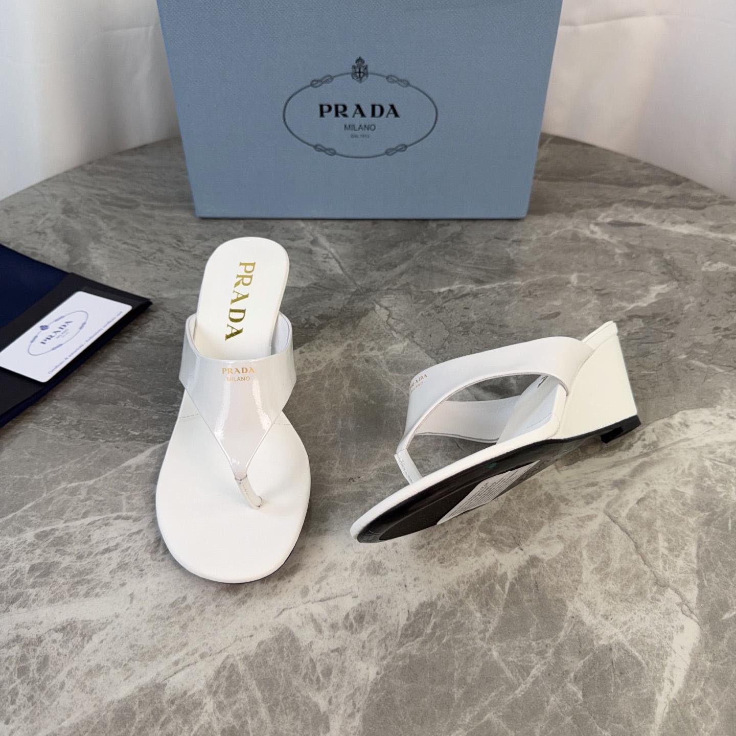 Prada Patent Leather Thong Sandals - DesignerGu