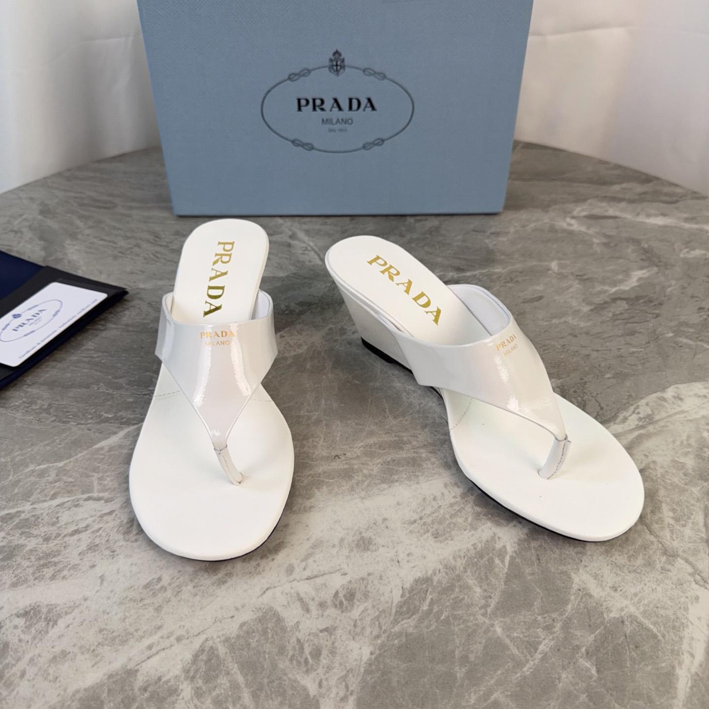 Prada Patent Leather Thong Sandals - DesignerGu
