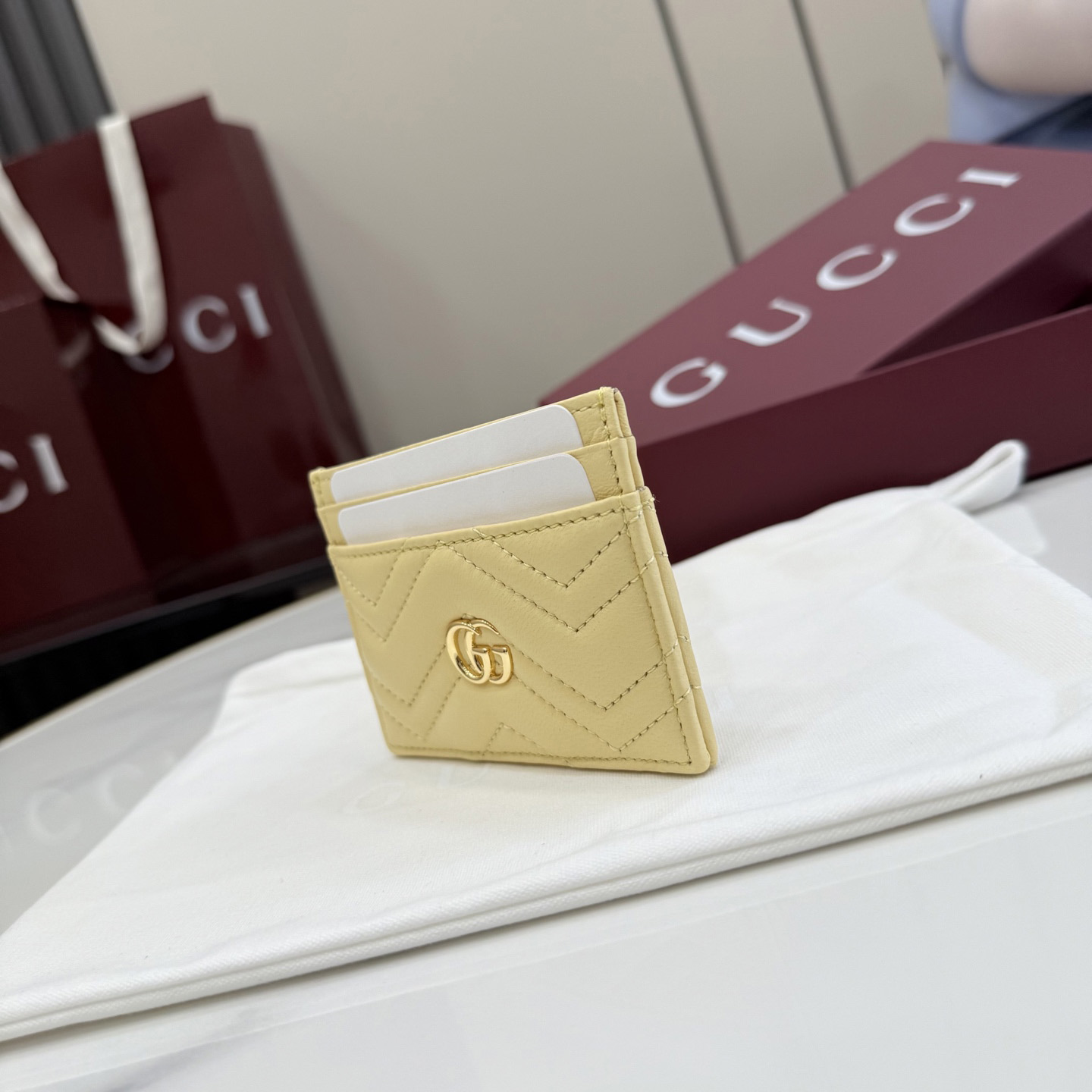 Gucci GG Marmont Card Case 443127 - DesignerGu