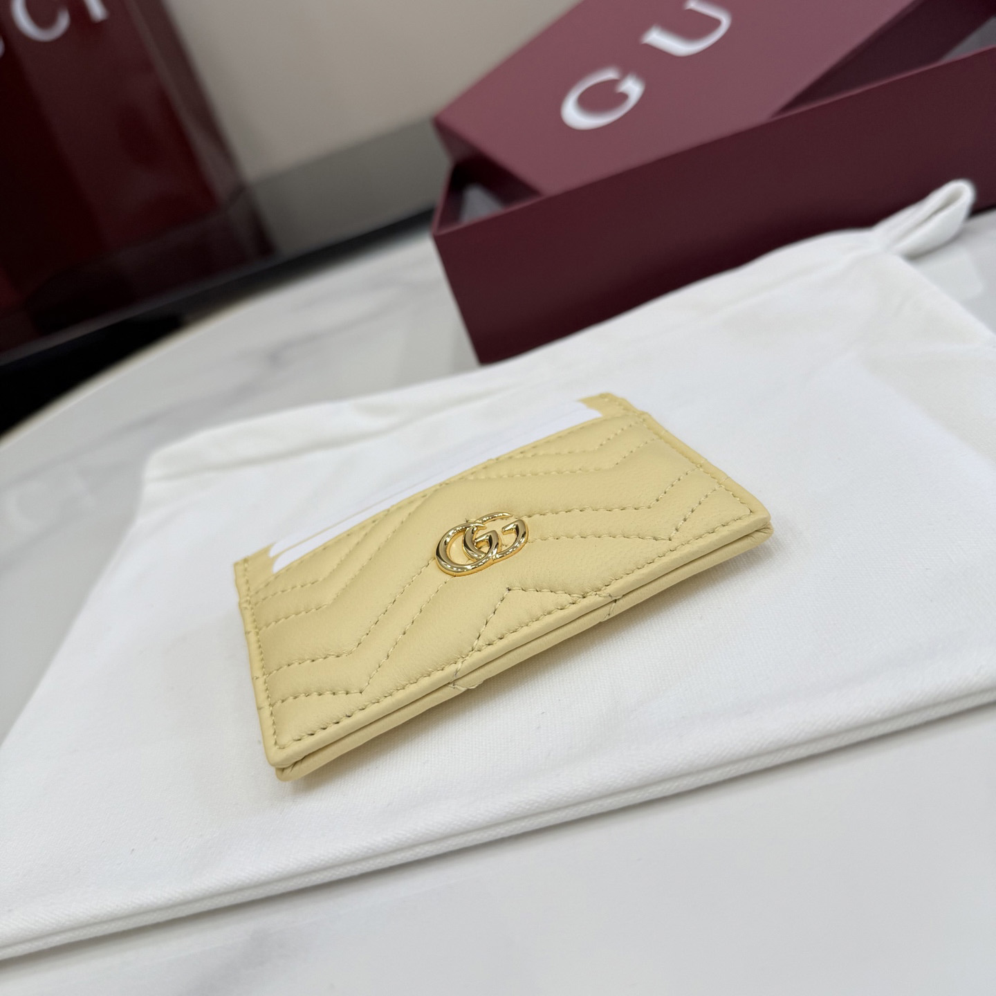 Gucci GG Marmont Card Case 443127 - DesignerGu