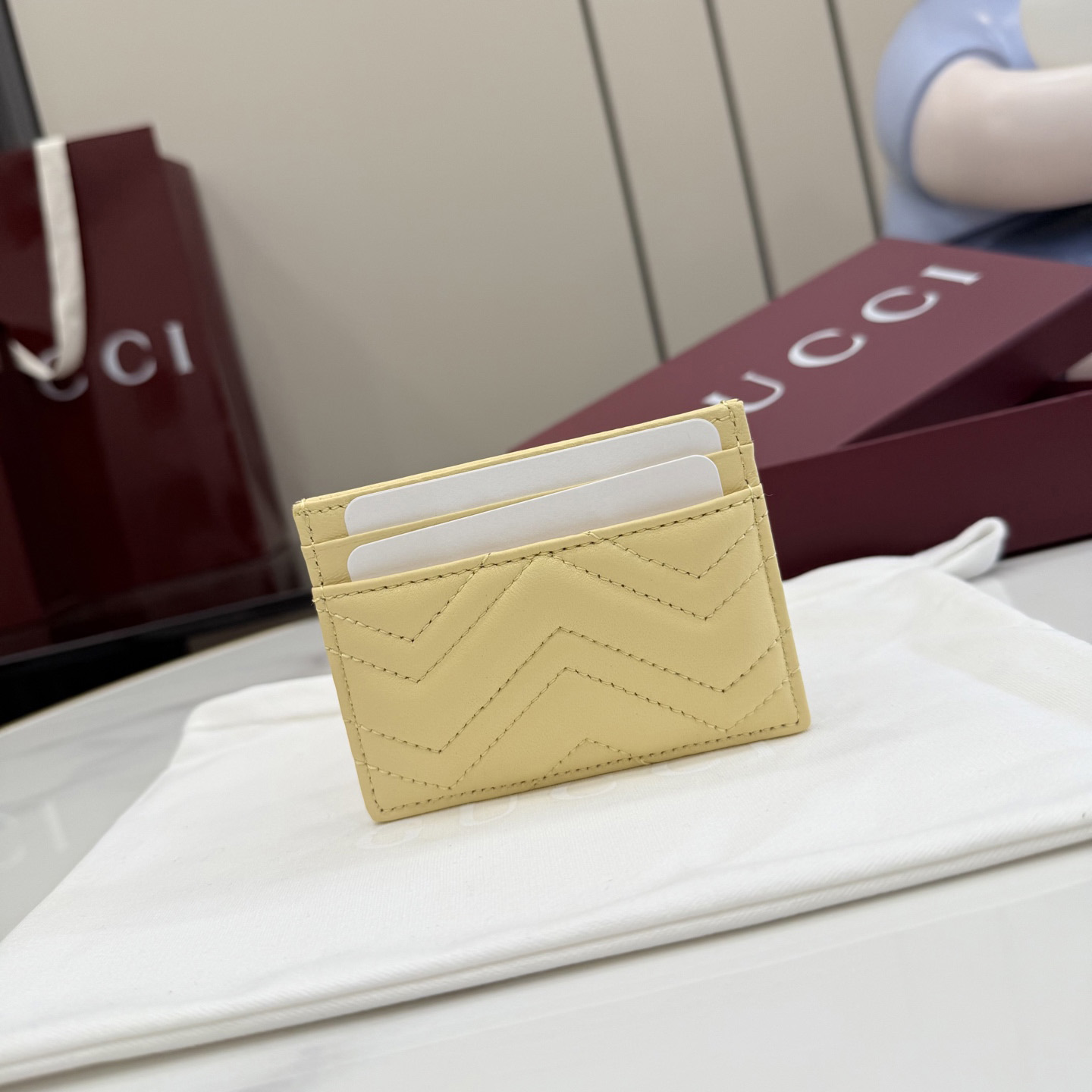 Gucci GG Marmont Card Case 443127 - DesignerGu