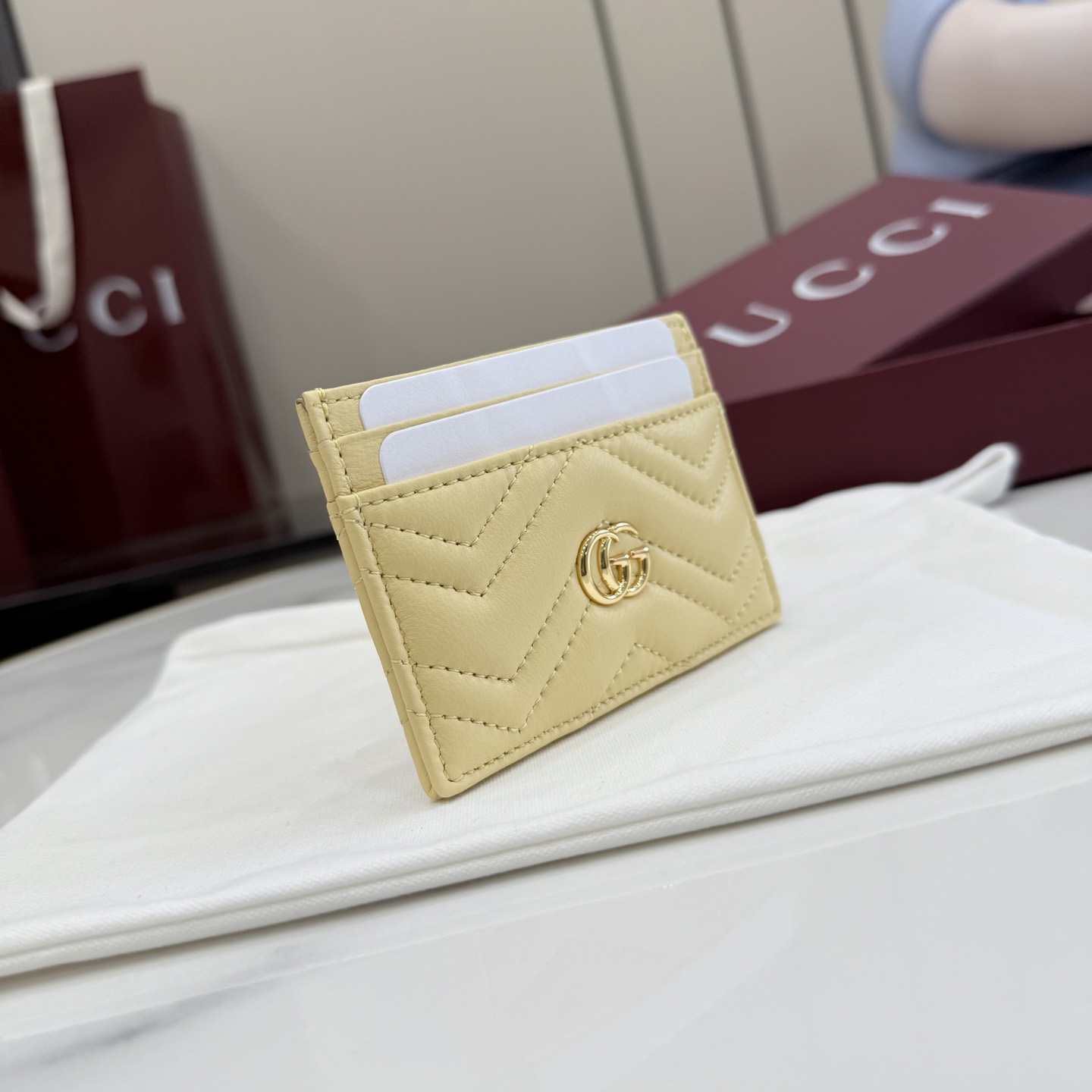 Gucci GG Marmont Card Case 443127 - DesignerGu