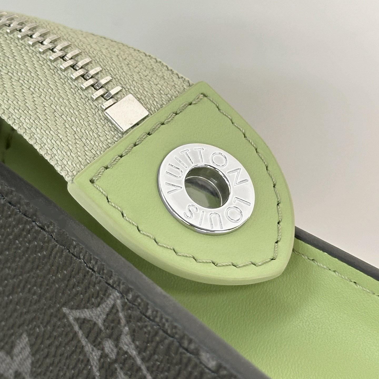 Louis Vuitton Pochette Voyage M28841 - DesignerGu