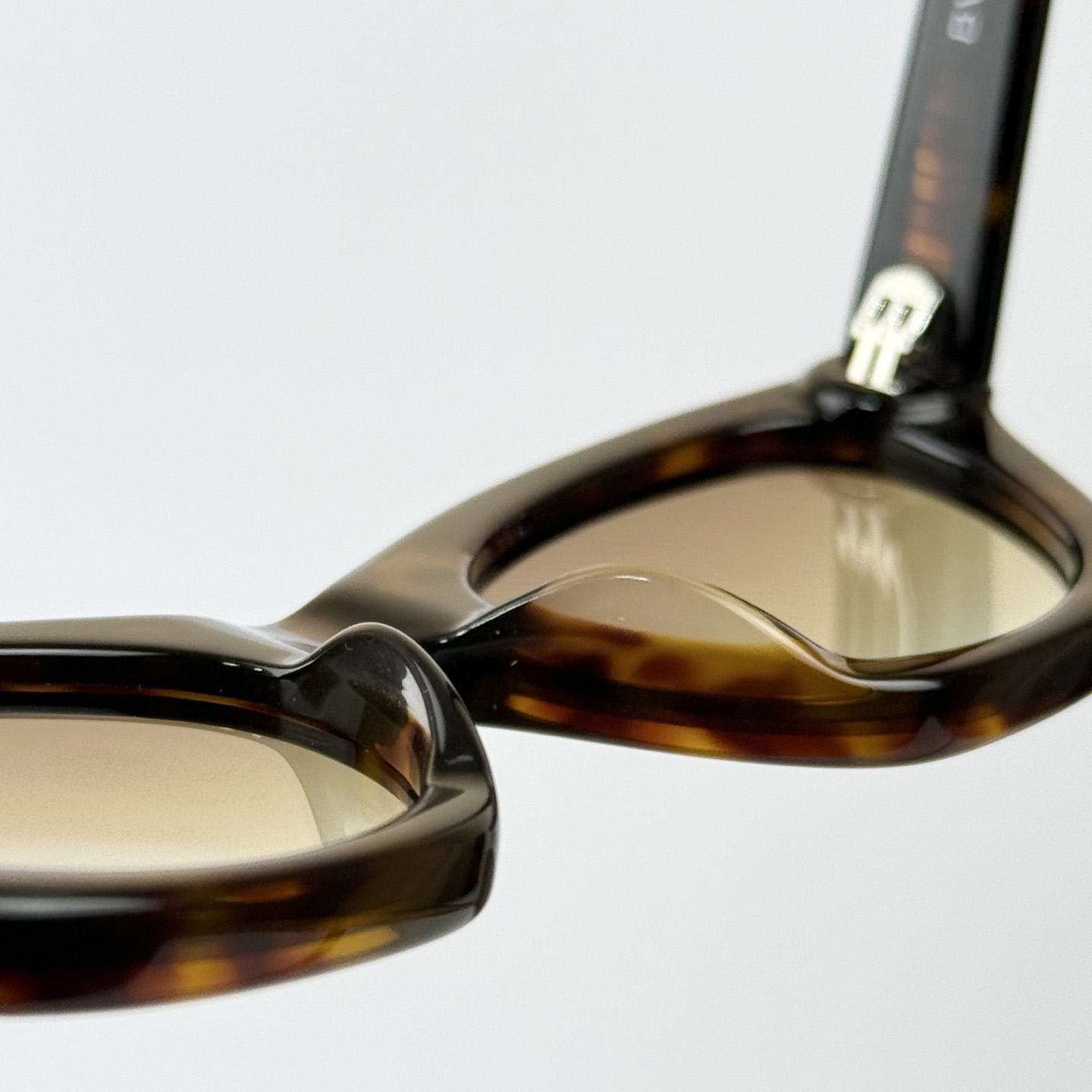 Bvlgari BV40099l Sunglasses      - DesignerGu