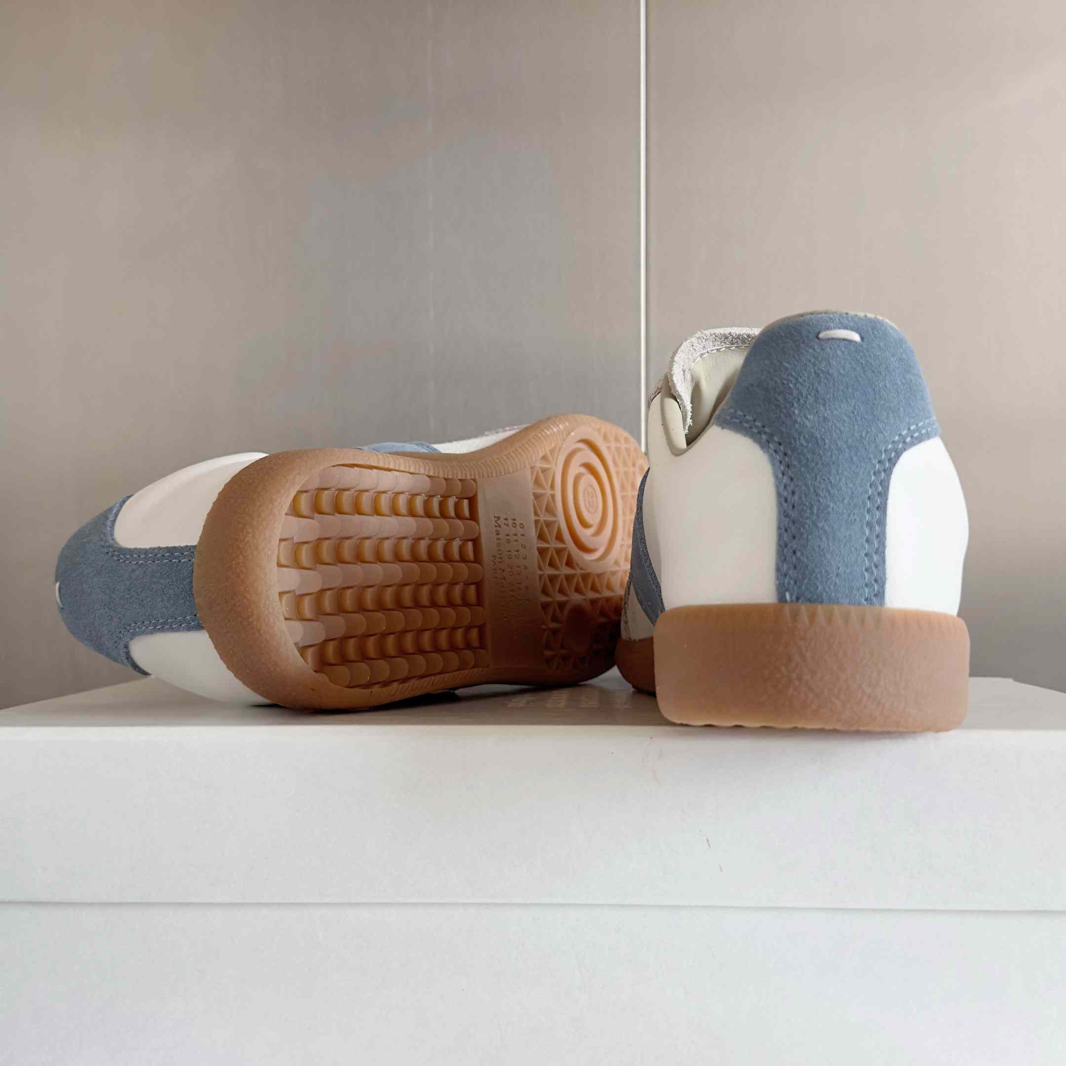Maison Margiela Off-White & Blue Replica Sneakers - DesignerGu