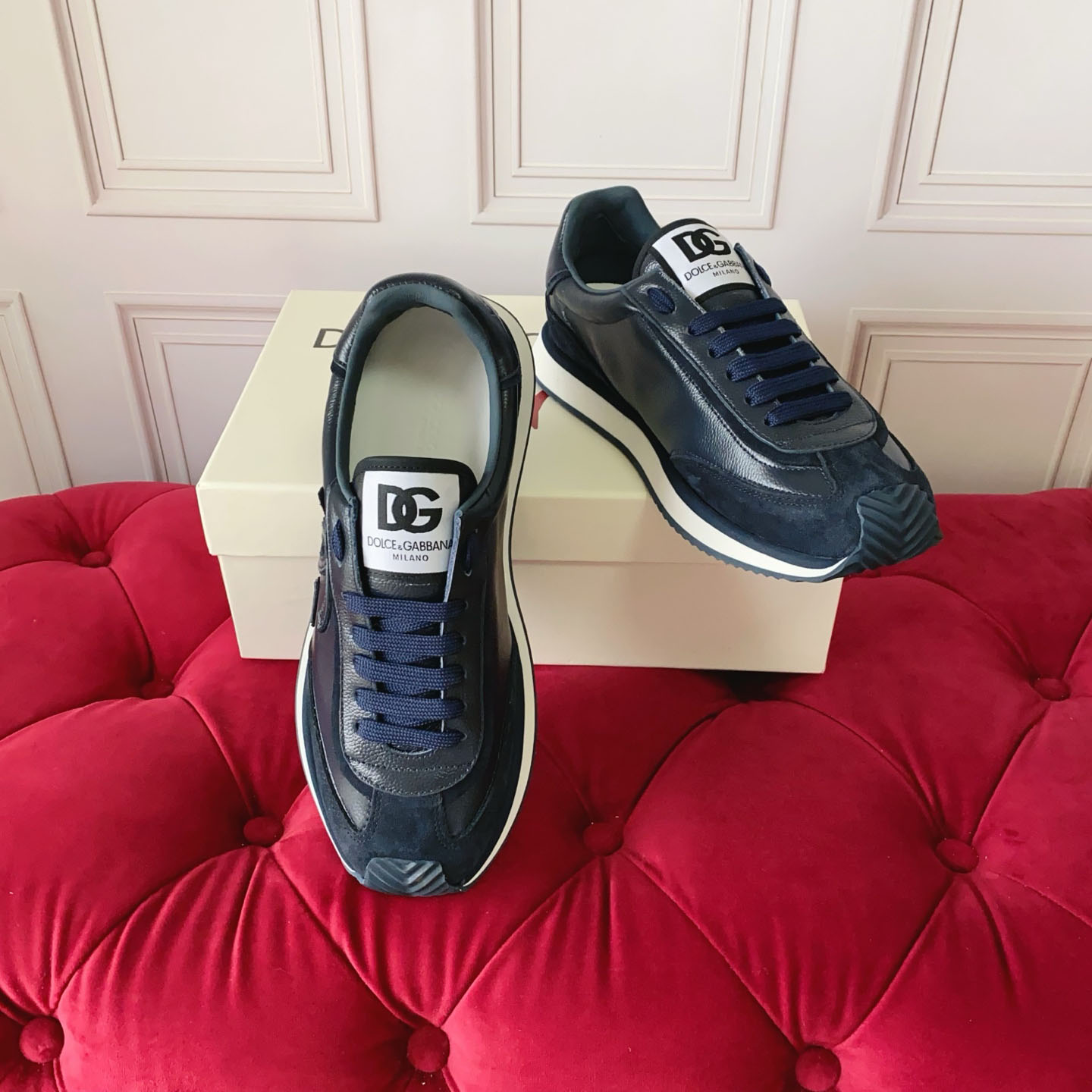Dolce & Gabbana Logo-Patch Sneakers - DesignerGu